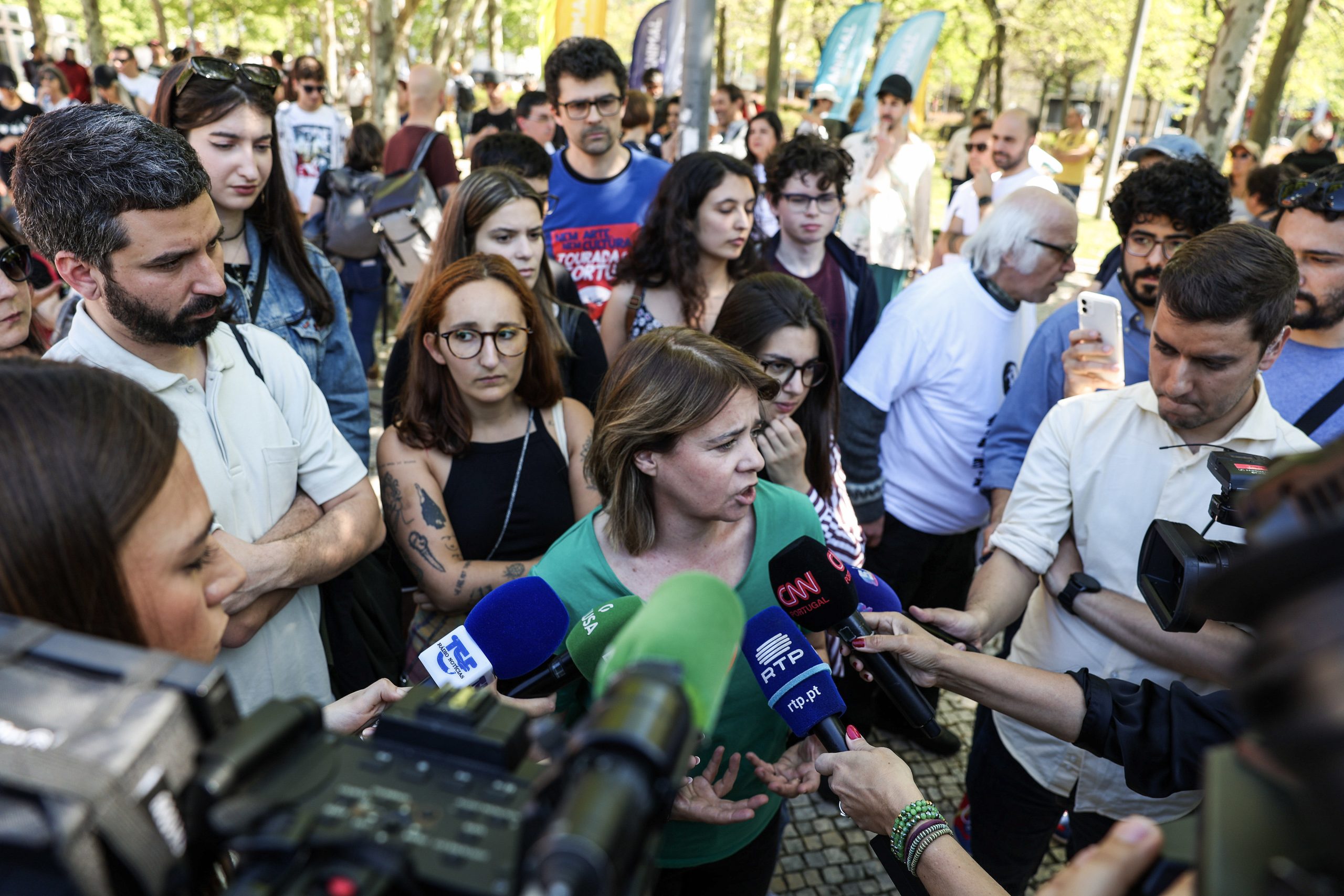 Catarina Martins diz que recusar xenofobia e ódio “é o mínimo da decência”