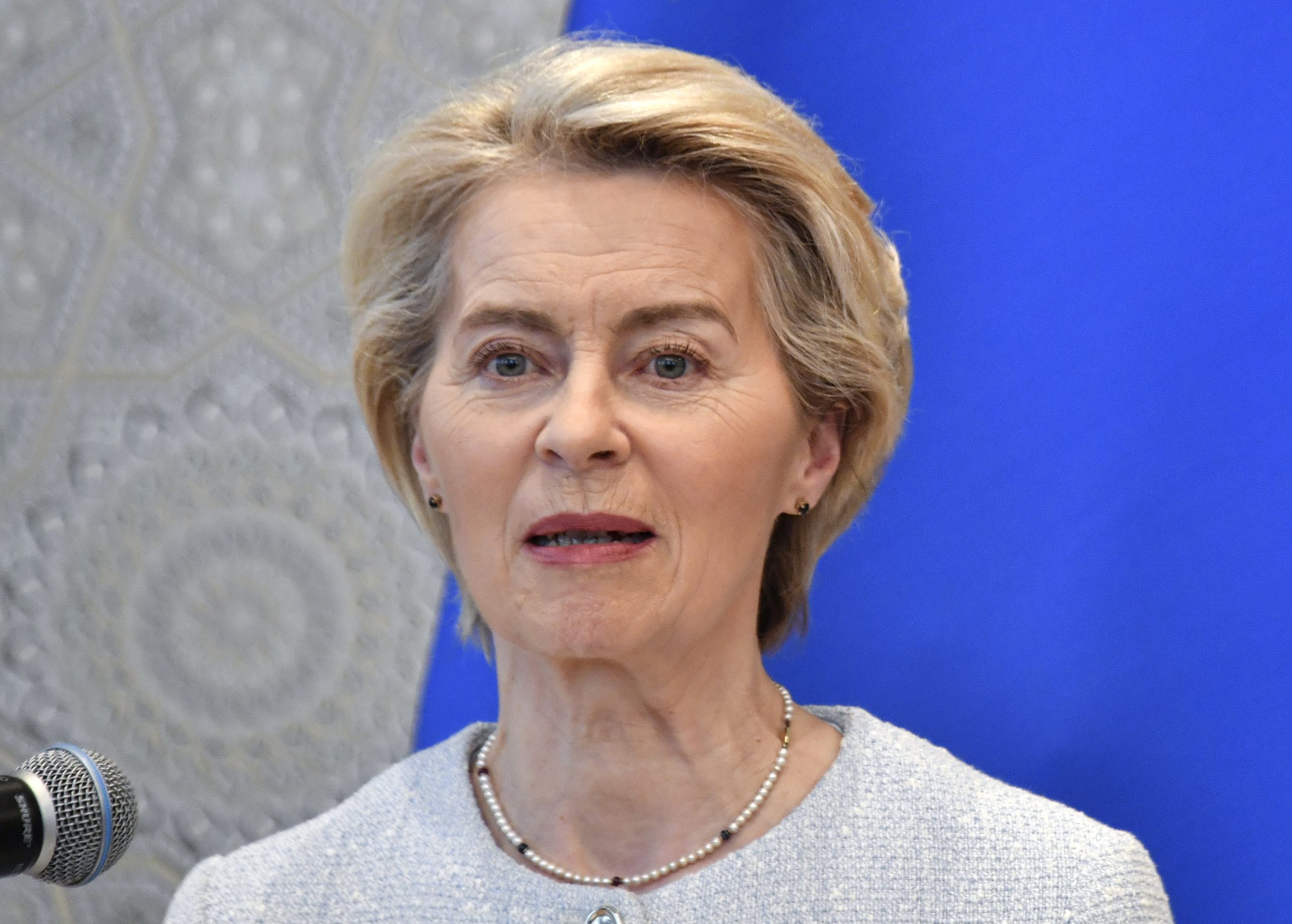 Von der Leyen pede a Pequim para evitar uma escalada na questão das tarifas