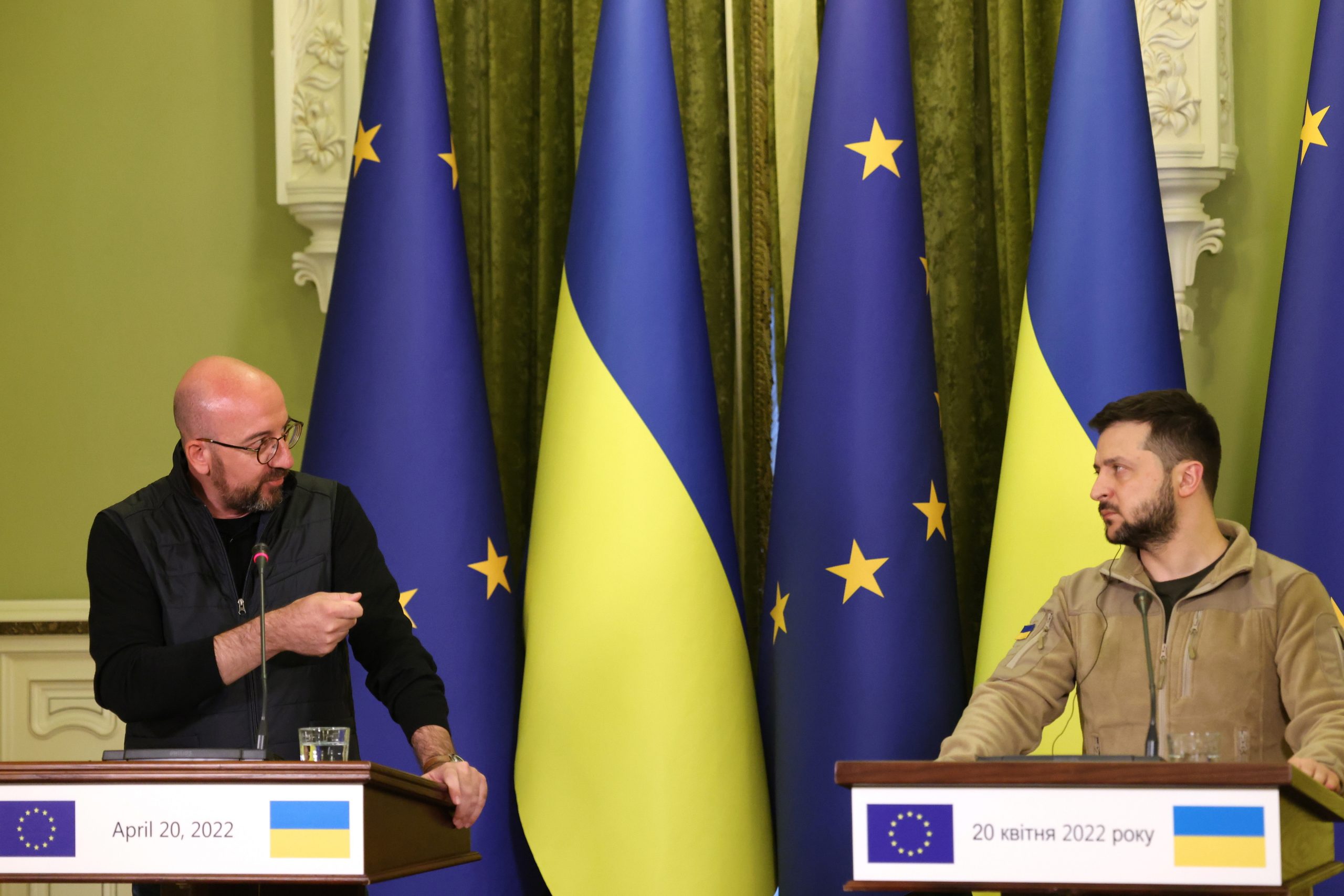 Zelensky aberto a diálogo depois do Kremlin vincar exigências