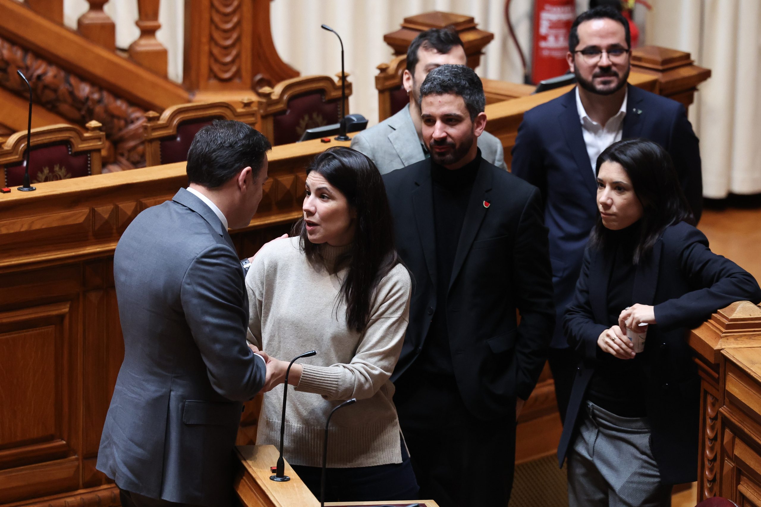 BE contra Aguiar-Branco para presidente da AR e “mau sinal” de acordo do PSD para vice do Chega