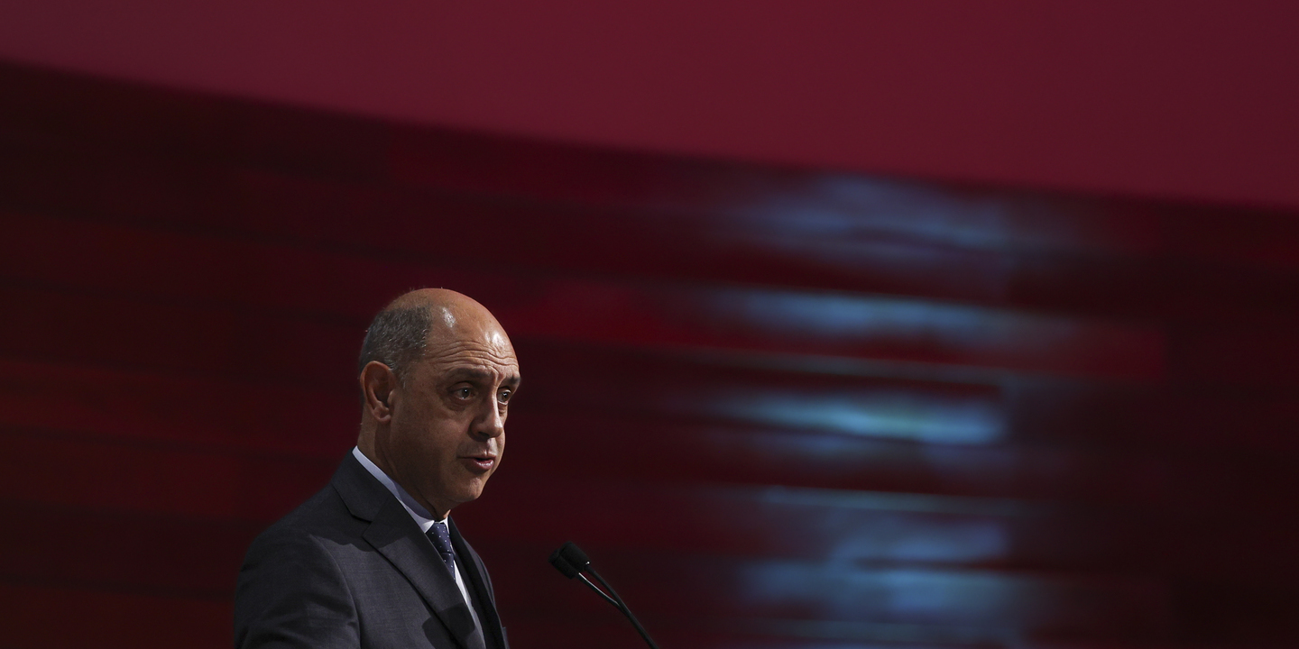 Sindicatos dos médicos e ministro da Saúde continuam negociações