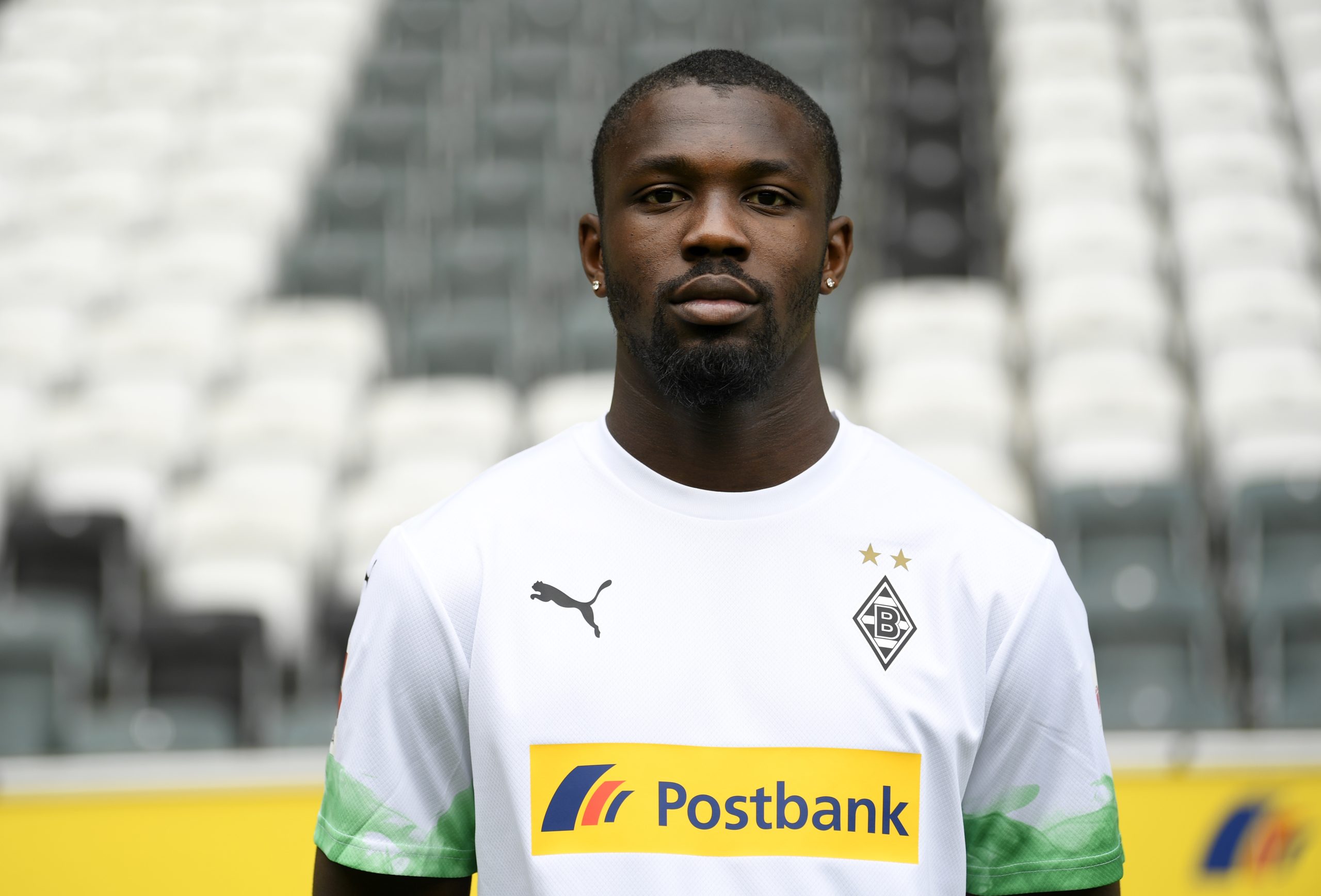 Marcus Thuram multado pelo Borussia Mönchengladbach por cuspir em adversário