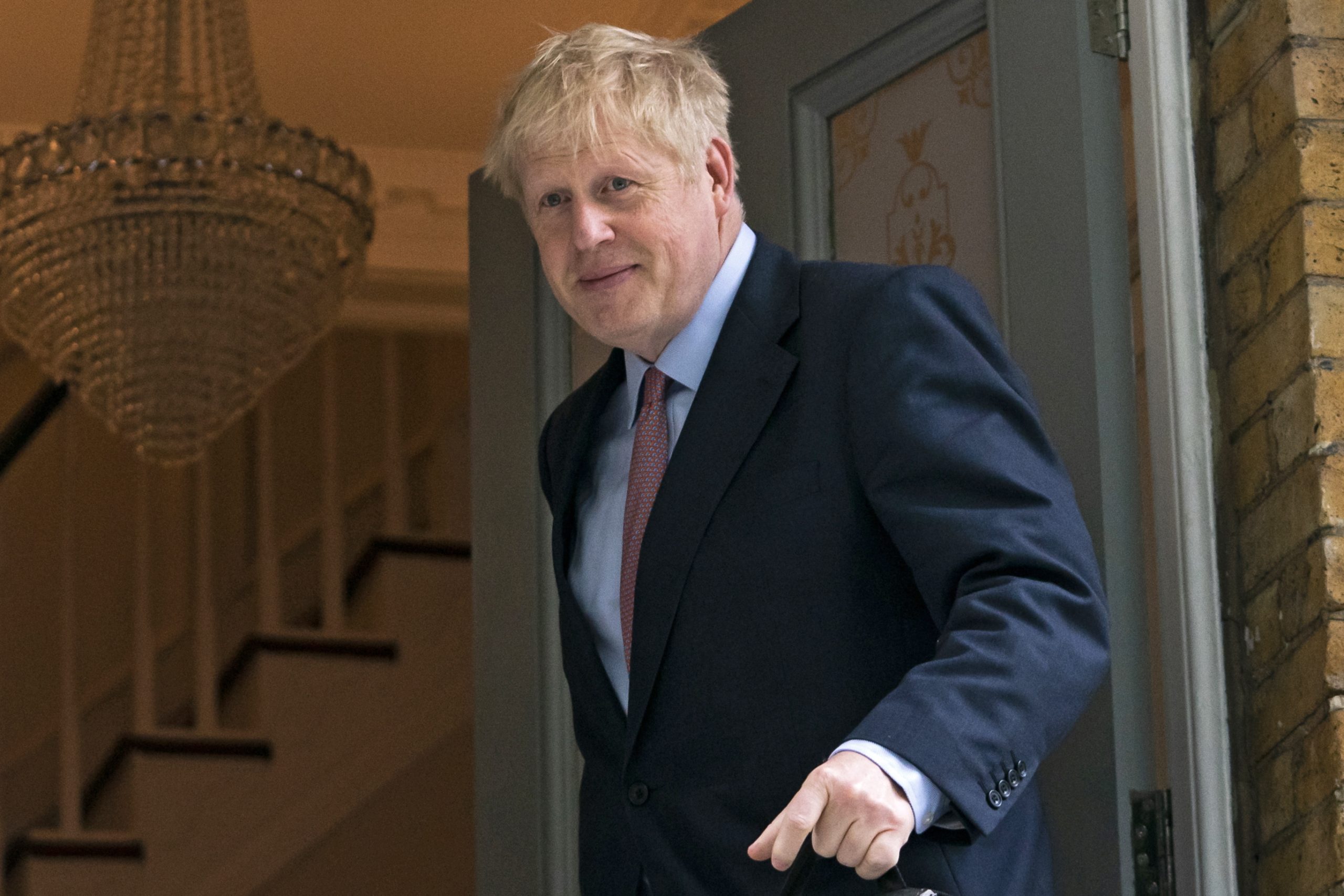 Ausência de Boris Johnson em debate com candidatos a sucessão de May marcada por lugar vazio