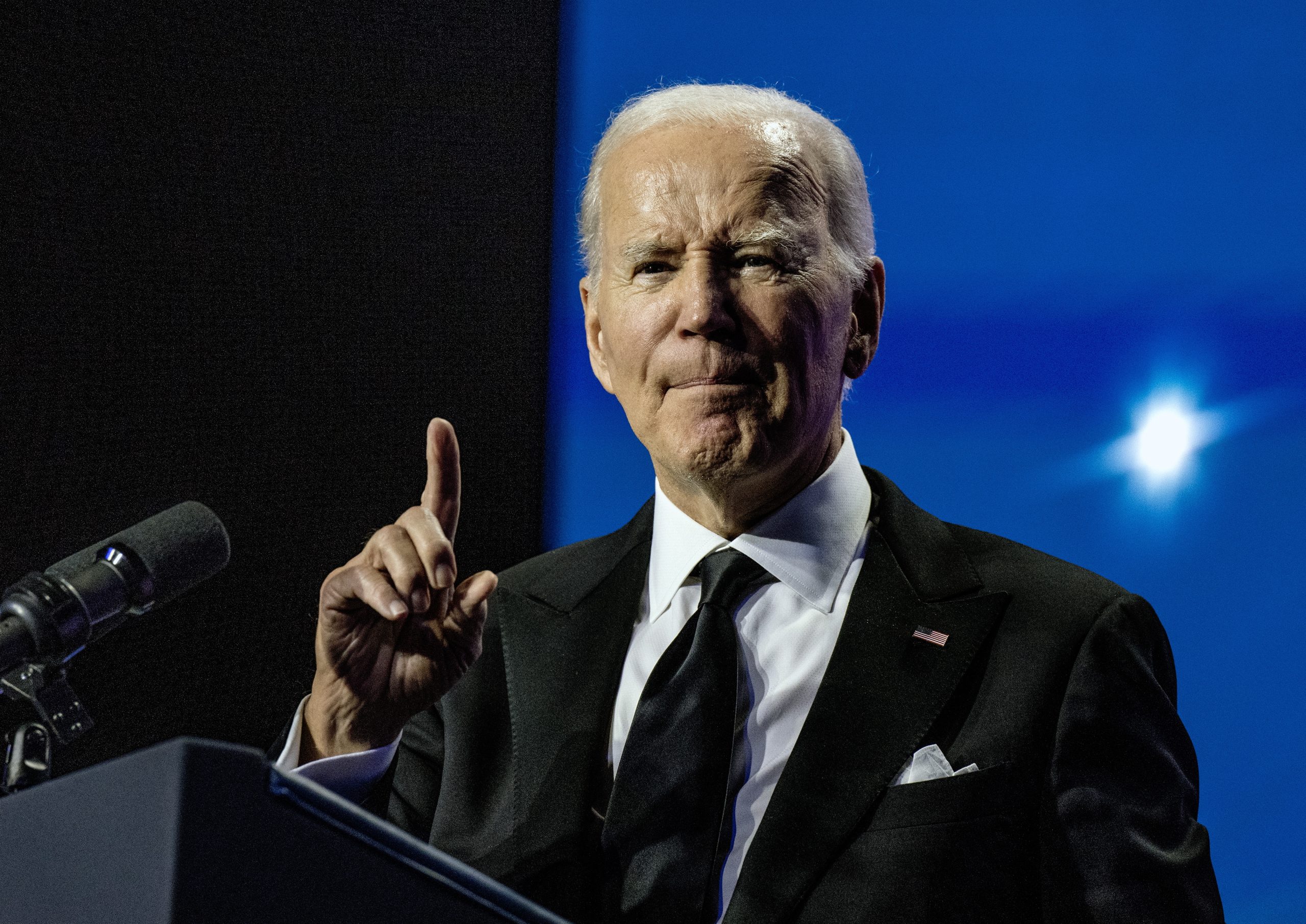 Biden insta Irão a libertar “imediatamente” a Nobel da Paz Narges Mohammadi