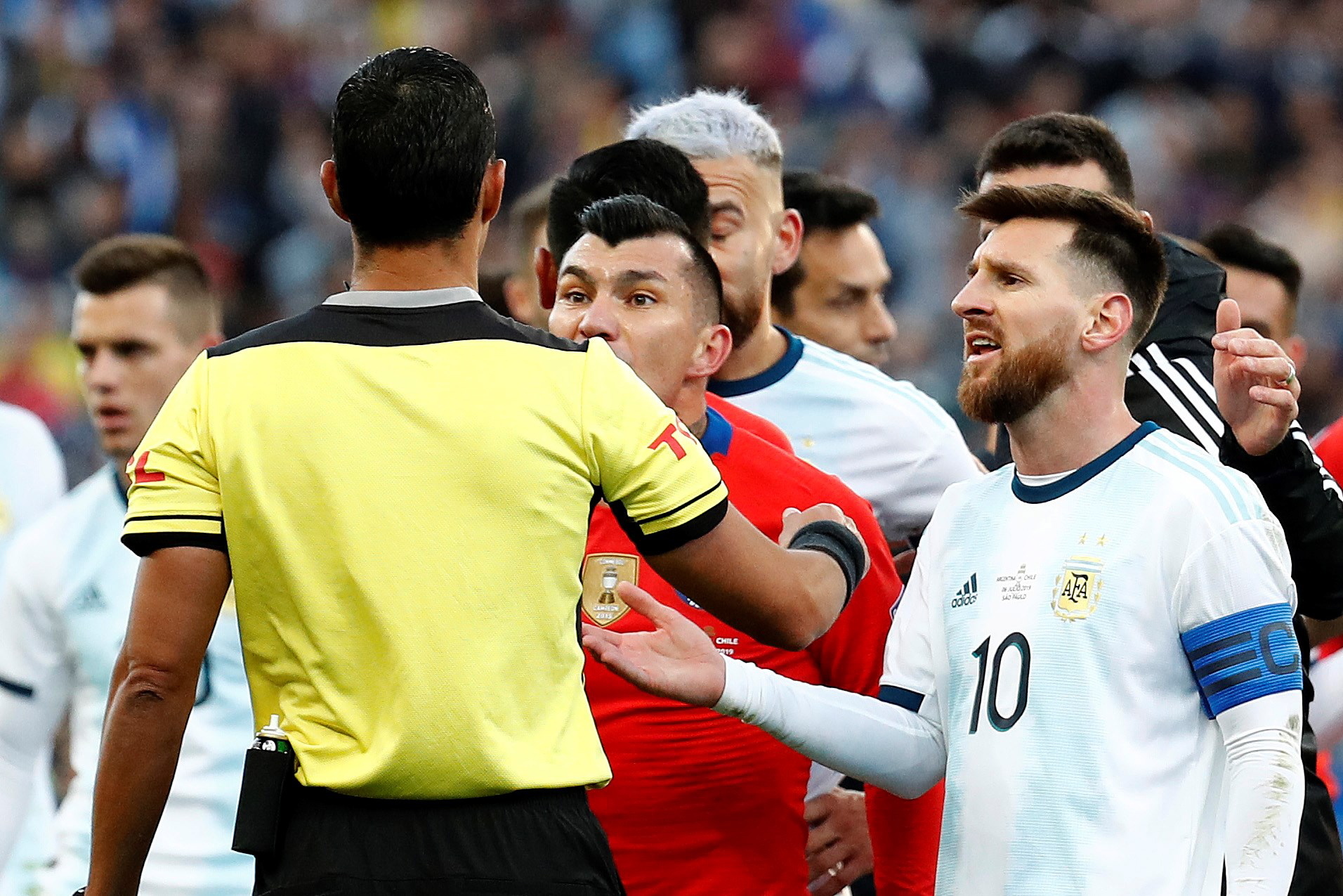 Copa América: Messi foi expulso, recusou medalha e acusou a prova de corrupção