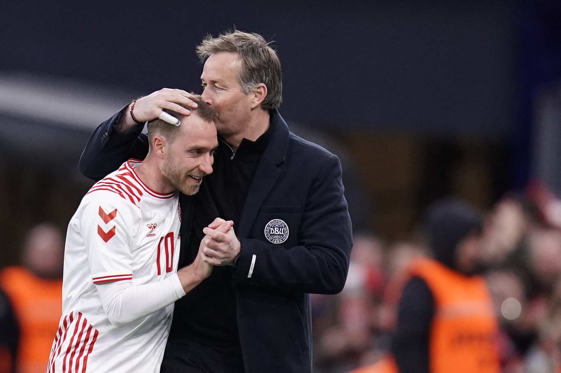 Eriksen volta com um golo ao estádio onde sofreu uma paragem cardiorrespiratória durante o Euro2020