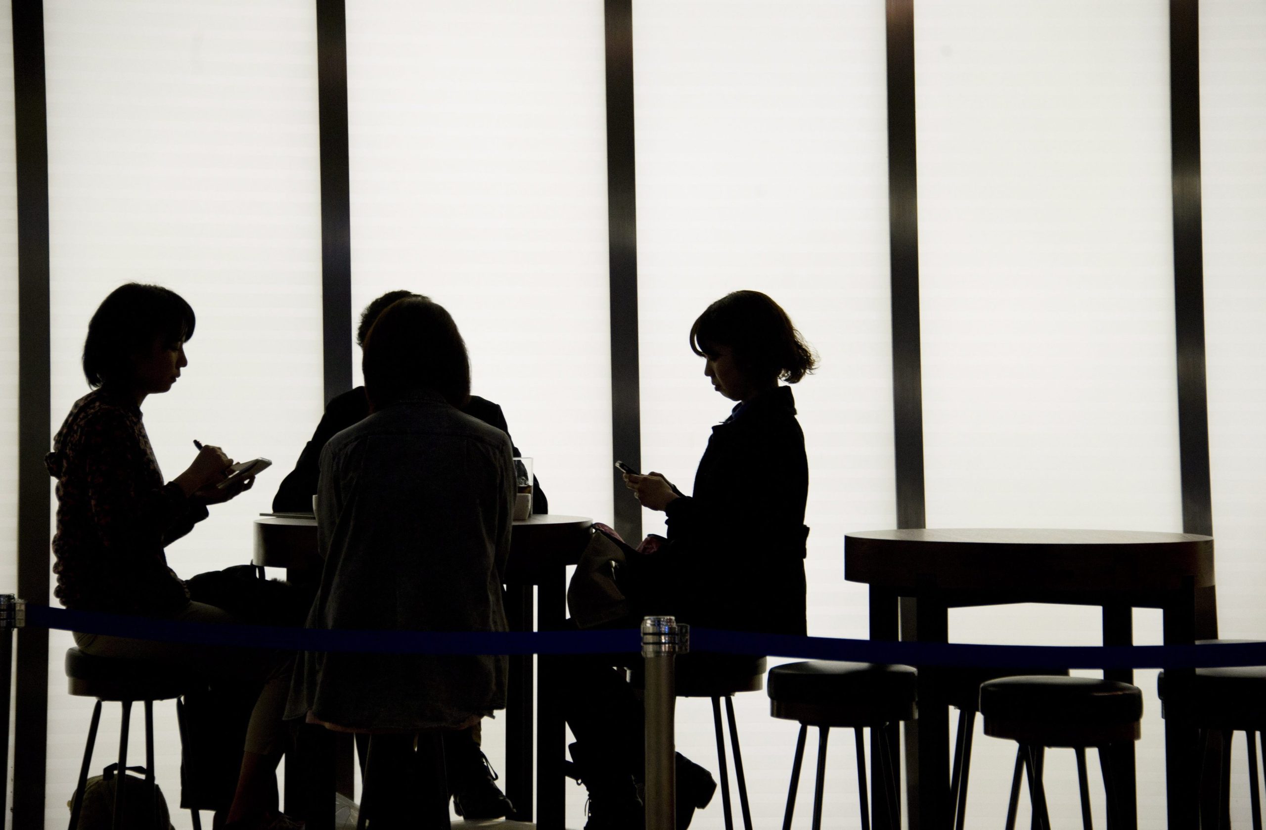 Excesso de trabalho mata. Japão adopta medidas de emergência e aperta fiscalização a empresas