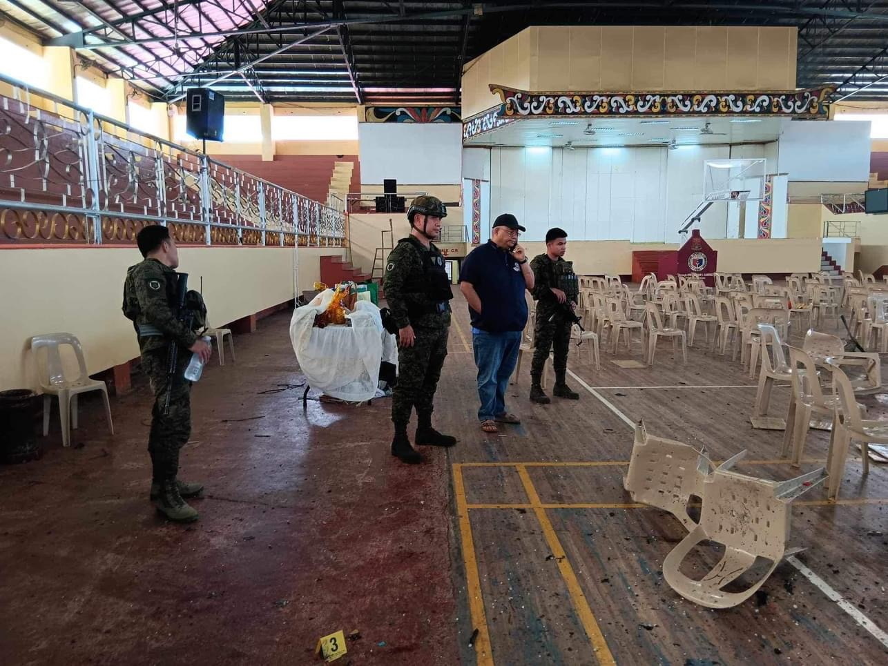 Pelo menos três mortos num atentado à bomba em missa católica no sul das Filipinas