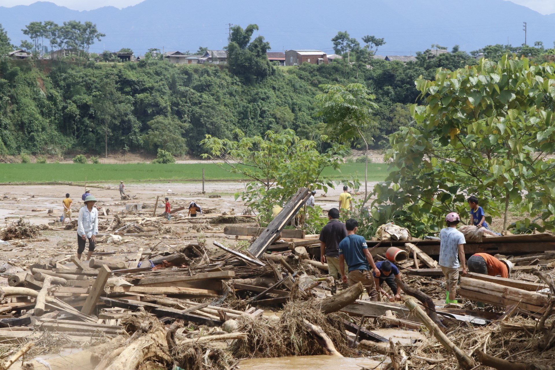 Tempestade tropical no Vietname: Pelo menos 27 mortos e sete desaparecidos