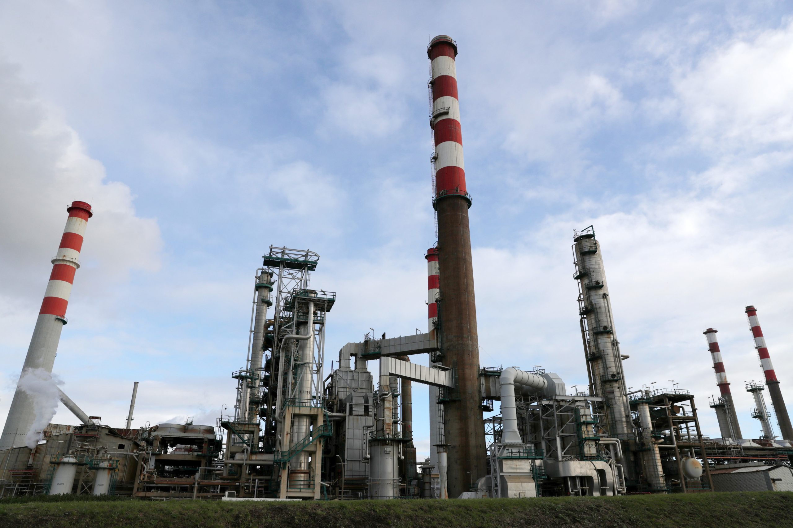 Trabalhadores da Petrogal em Lisboa contra fecho de refinaria de Matosinhos