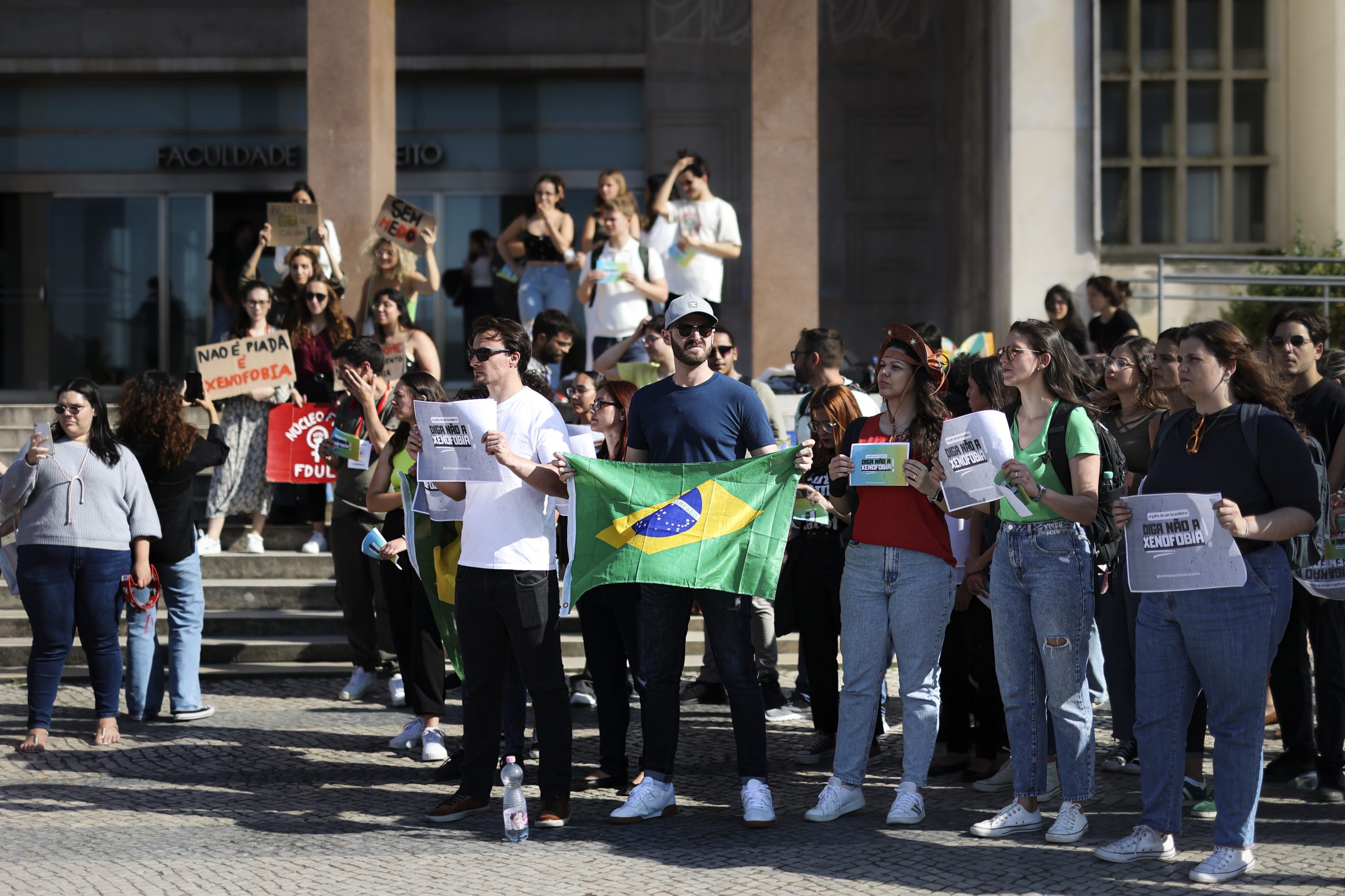 Organizações vão apelar ao voto de imigrantes brasileiros com dupla nacionalidade