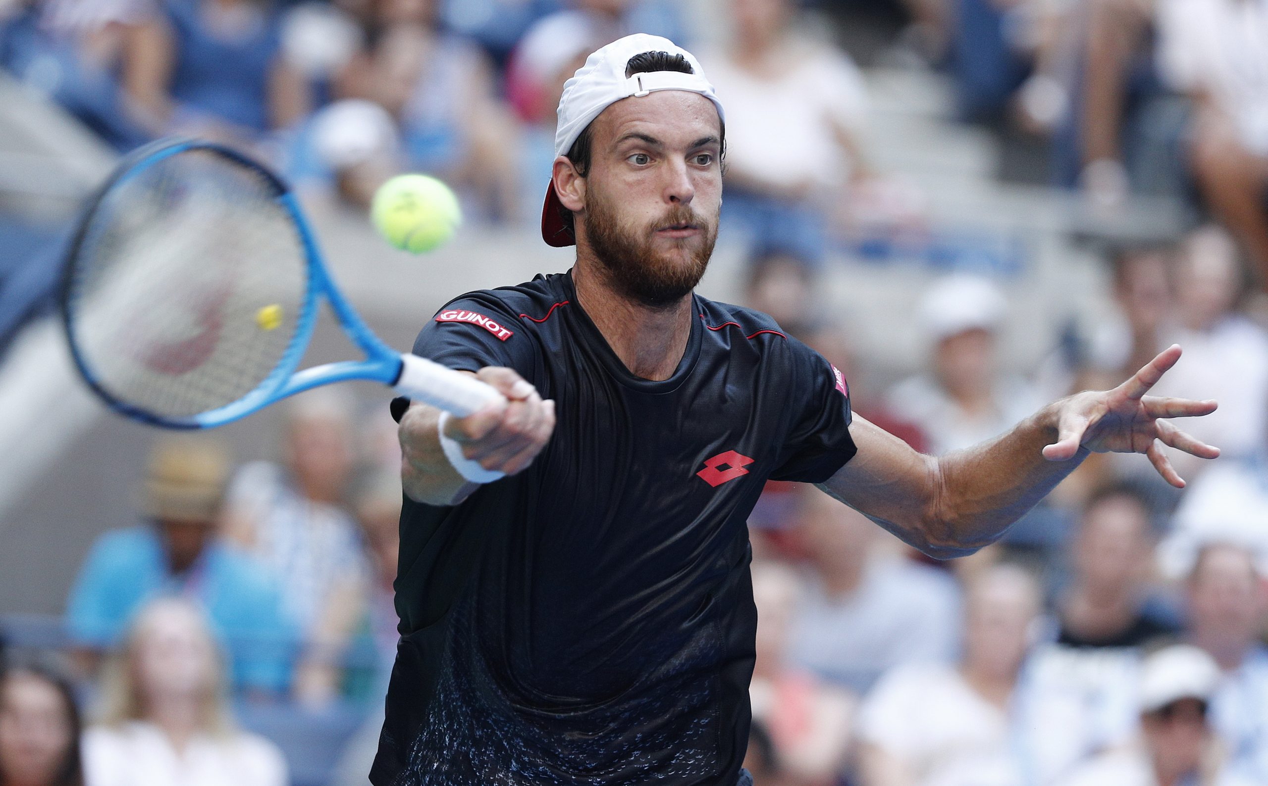 Taça Davis: João Sousa dá vantagem a Portugal no primeiro encontro de singulares