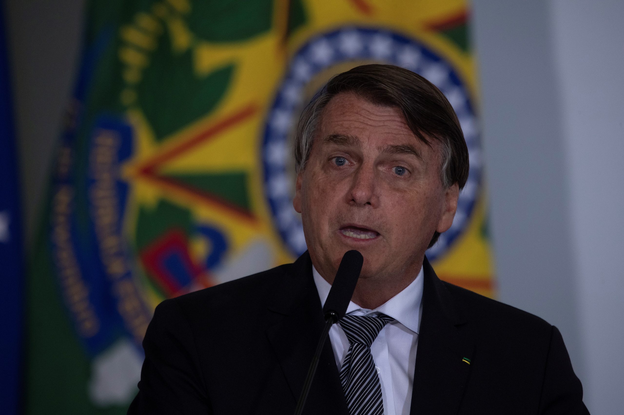 Bolsonaro admite ter queimado pulseira eletrónica por “curiosidade”
