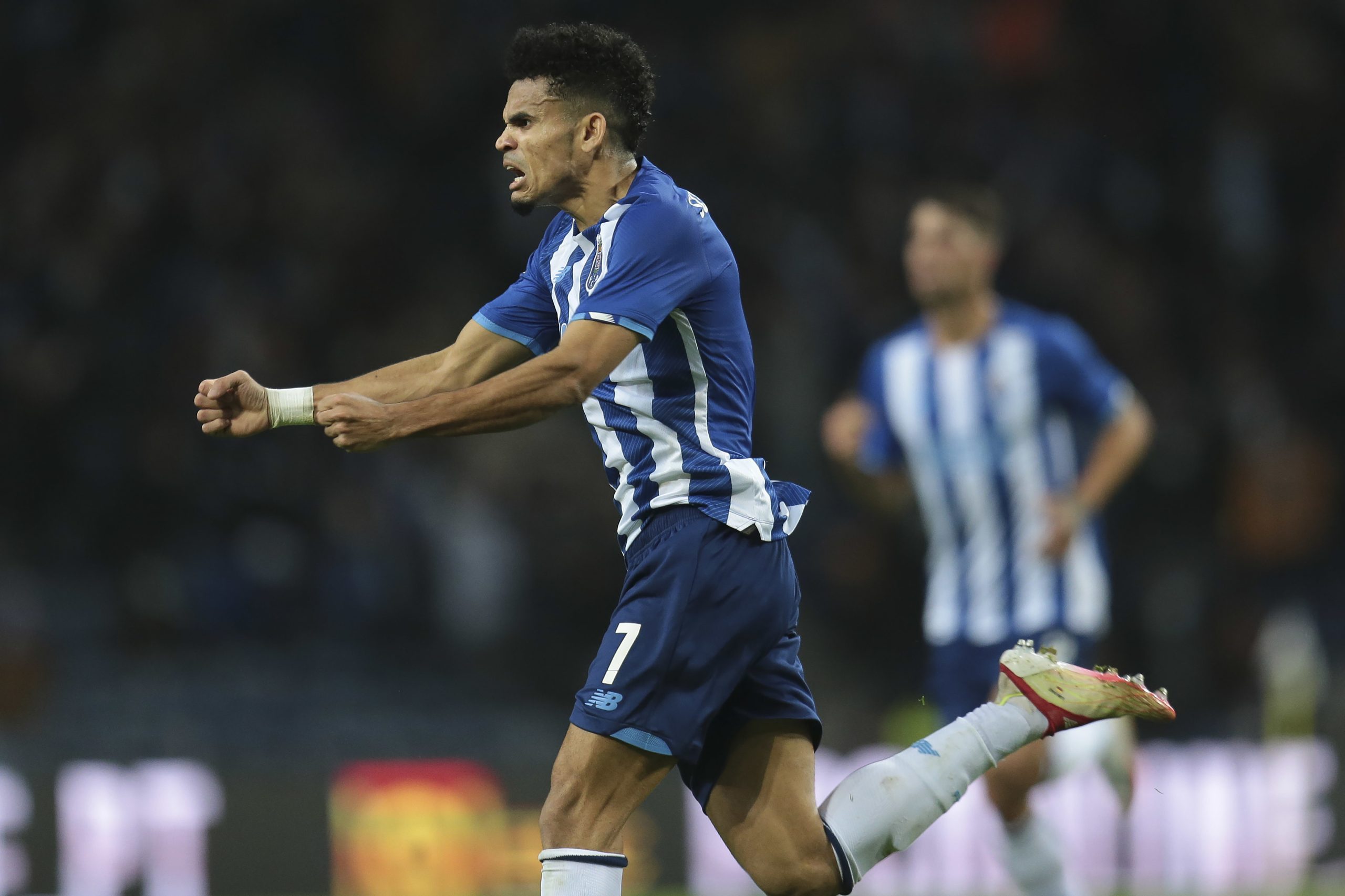 FC Porto vence Guimarães e segue na liderança com Sporting