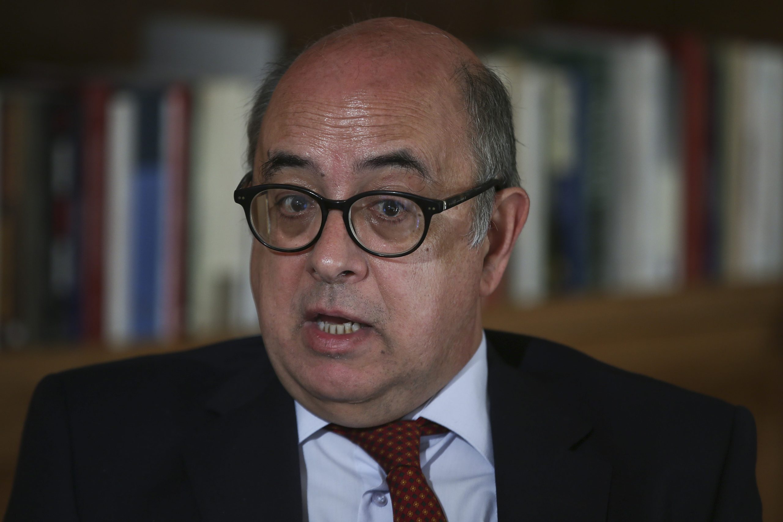 Ministro da Defesa admite que roubo de material militar em Tancos é “grave”