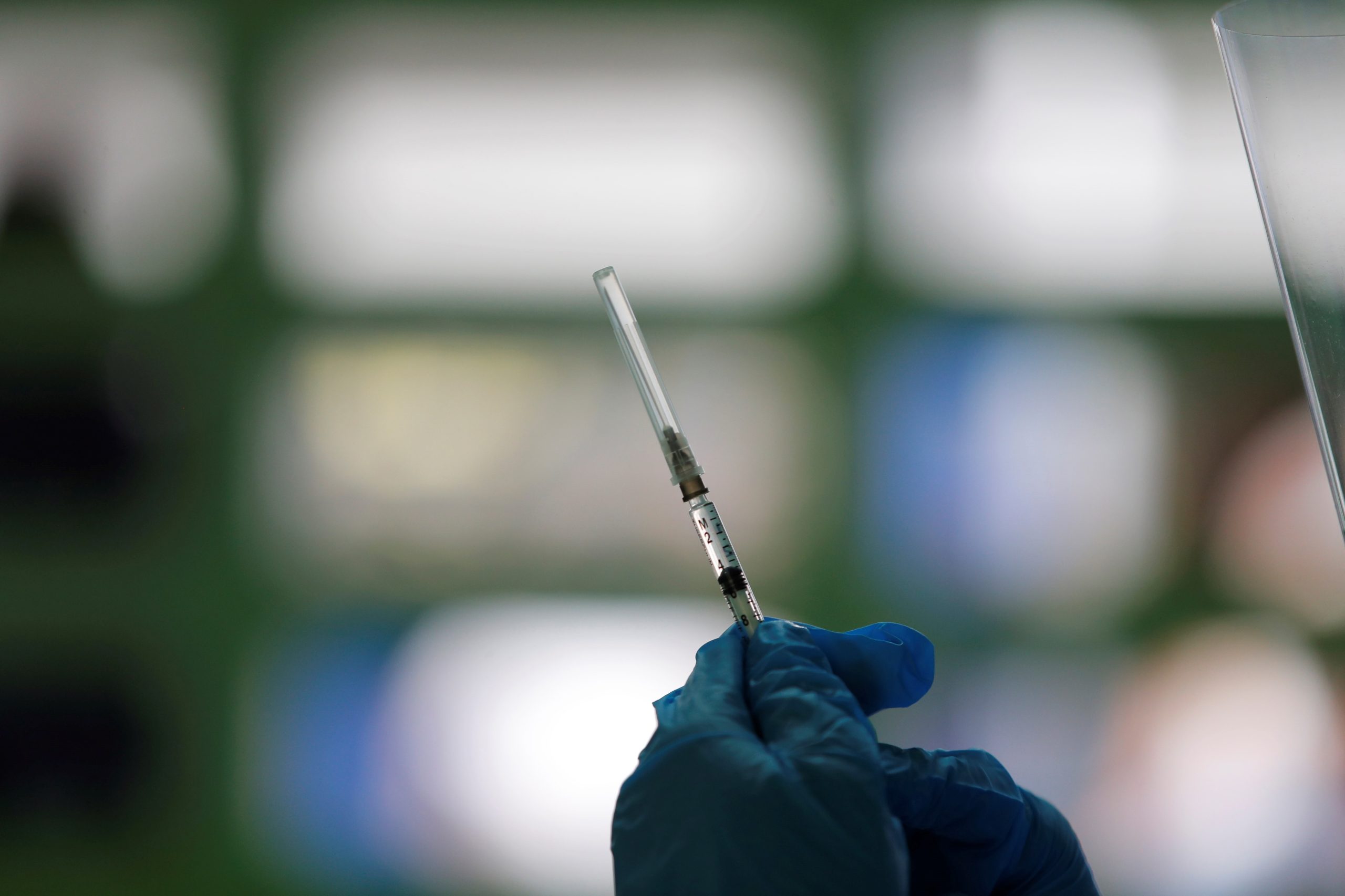Covid-19: EMA está a rever dados da vacina da AstraZeneca a pedido da Comissão Europeia