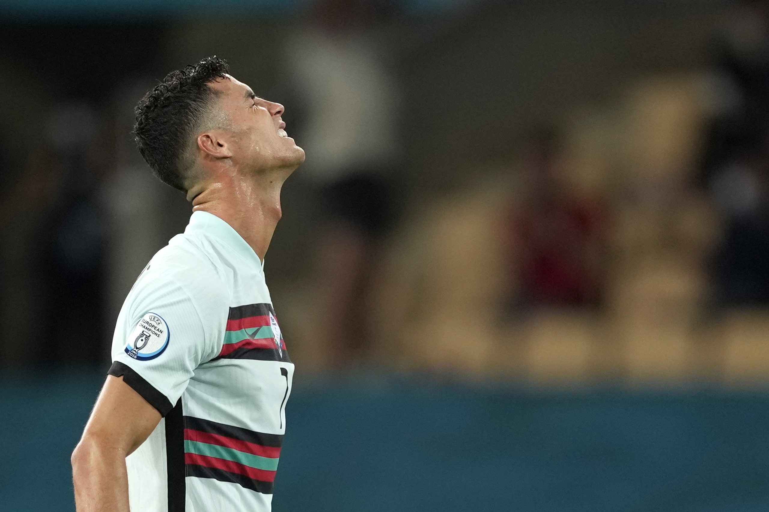 Cristiano Ronaldo lamenta eliminação, mas manifesta-se “orgulhoso”