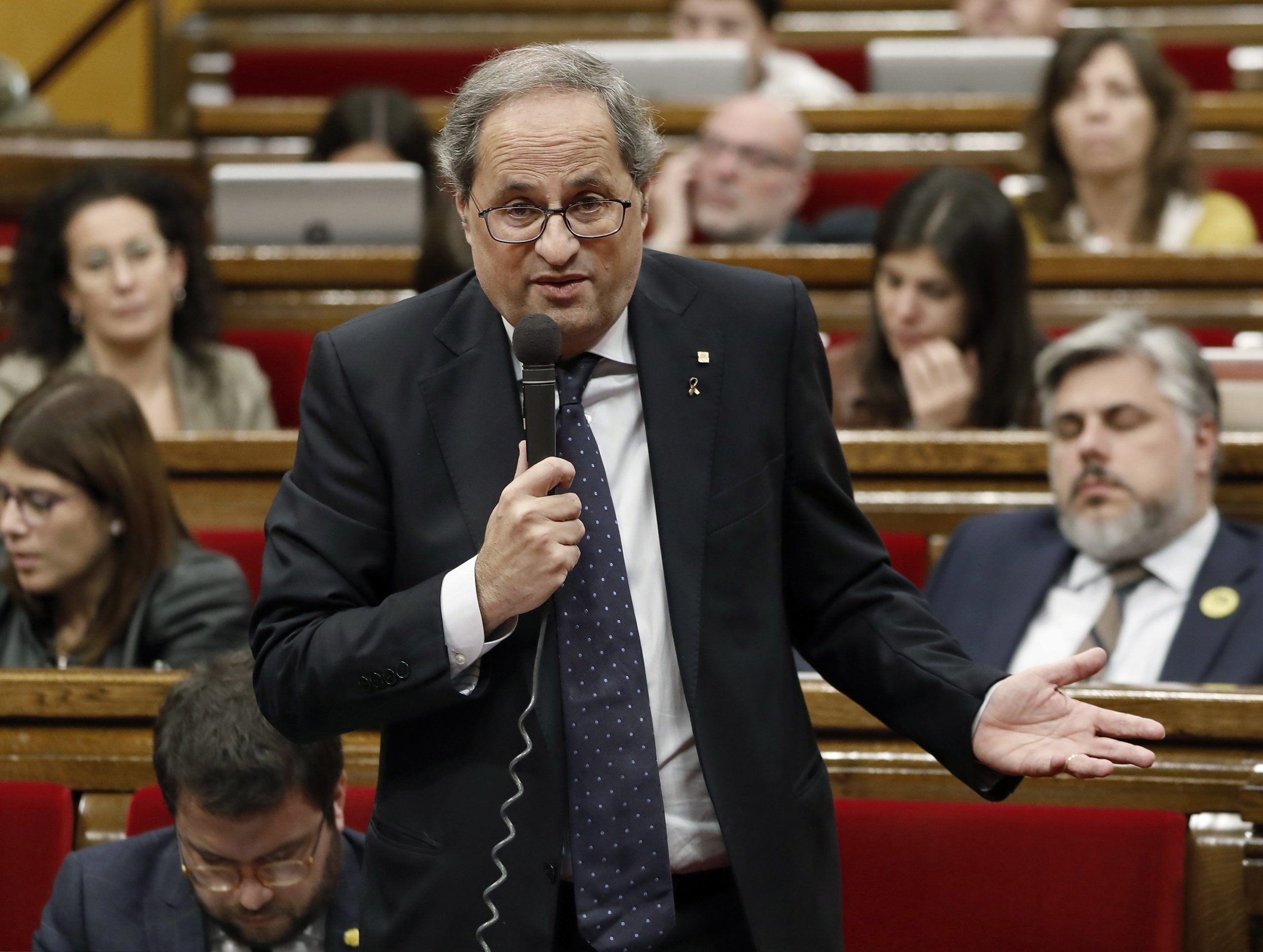Catalunha: Presidente do Governo regional condenado a ano e meio de inabilitação