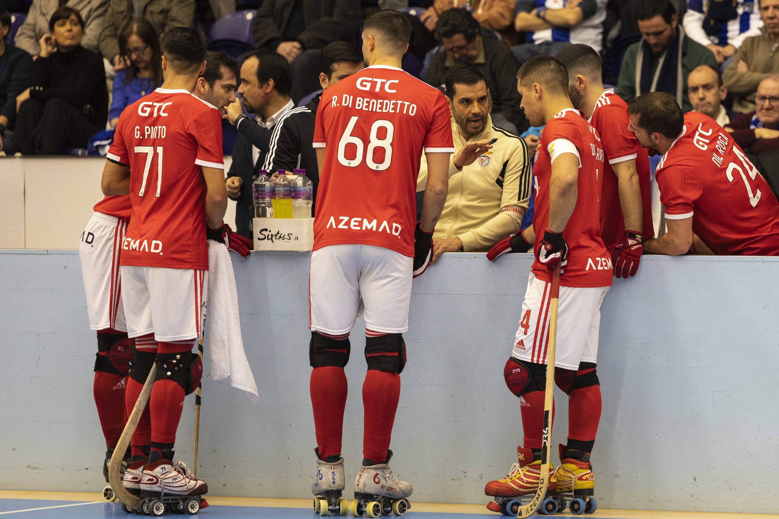 Benfica entra a vencer na final do Nacional de hóquei em patins