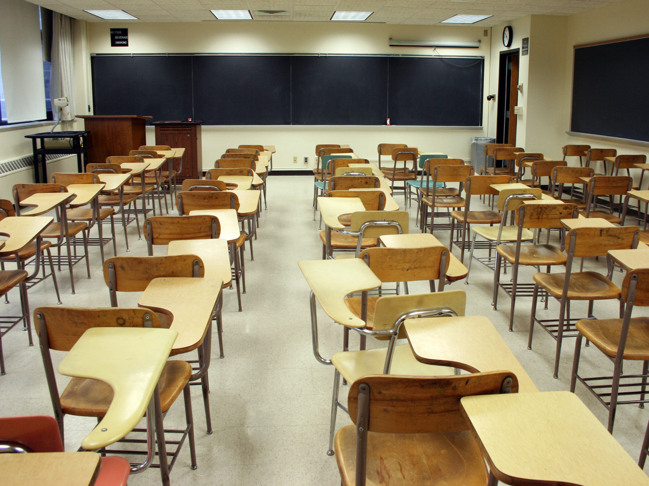Greve na administração pública fecha escolas um pouco por todo o país