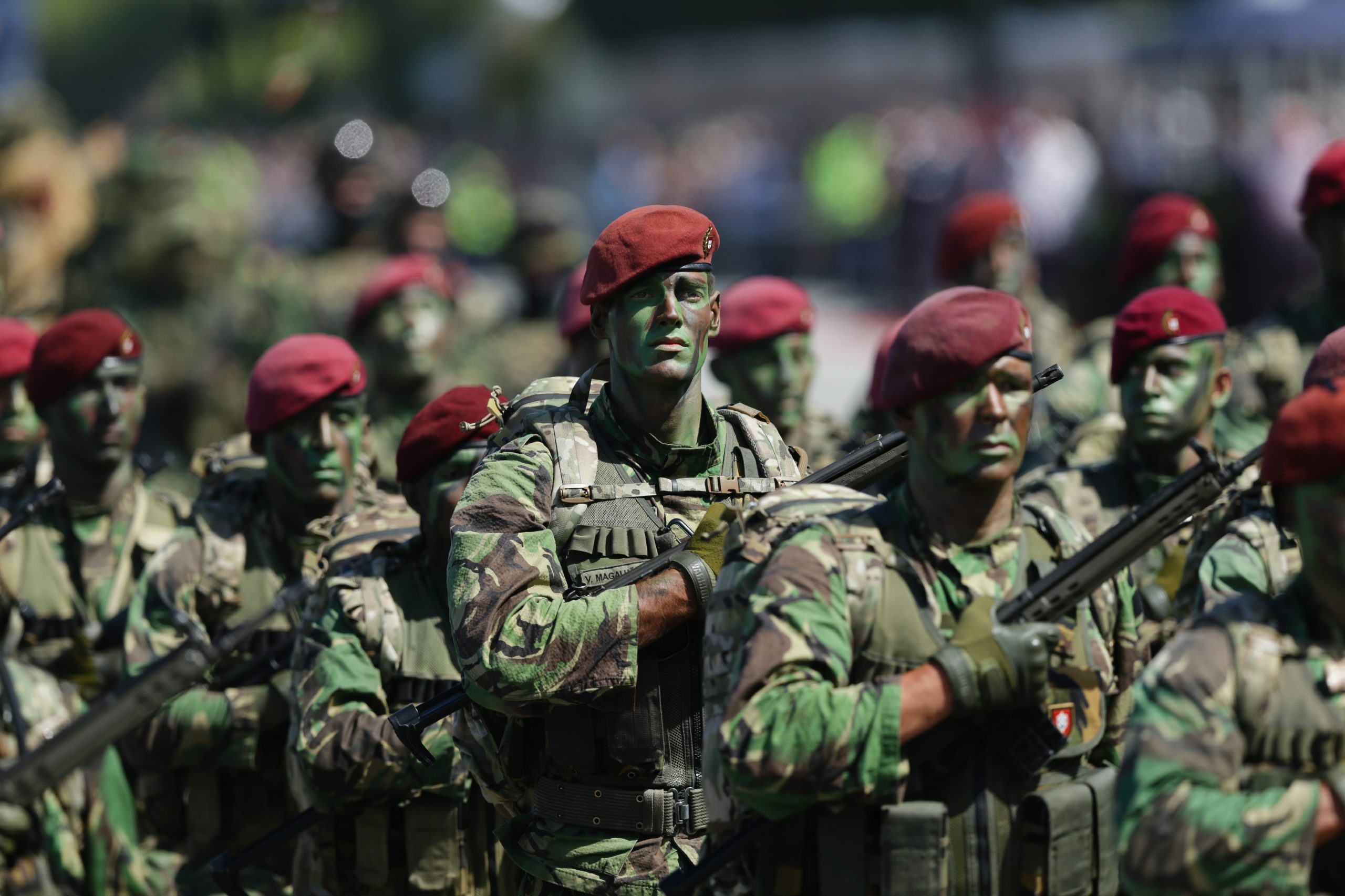 Maior desfile militar em 100 anos assinala centenário do Armistício da Grande Guerra