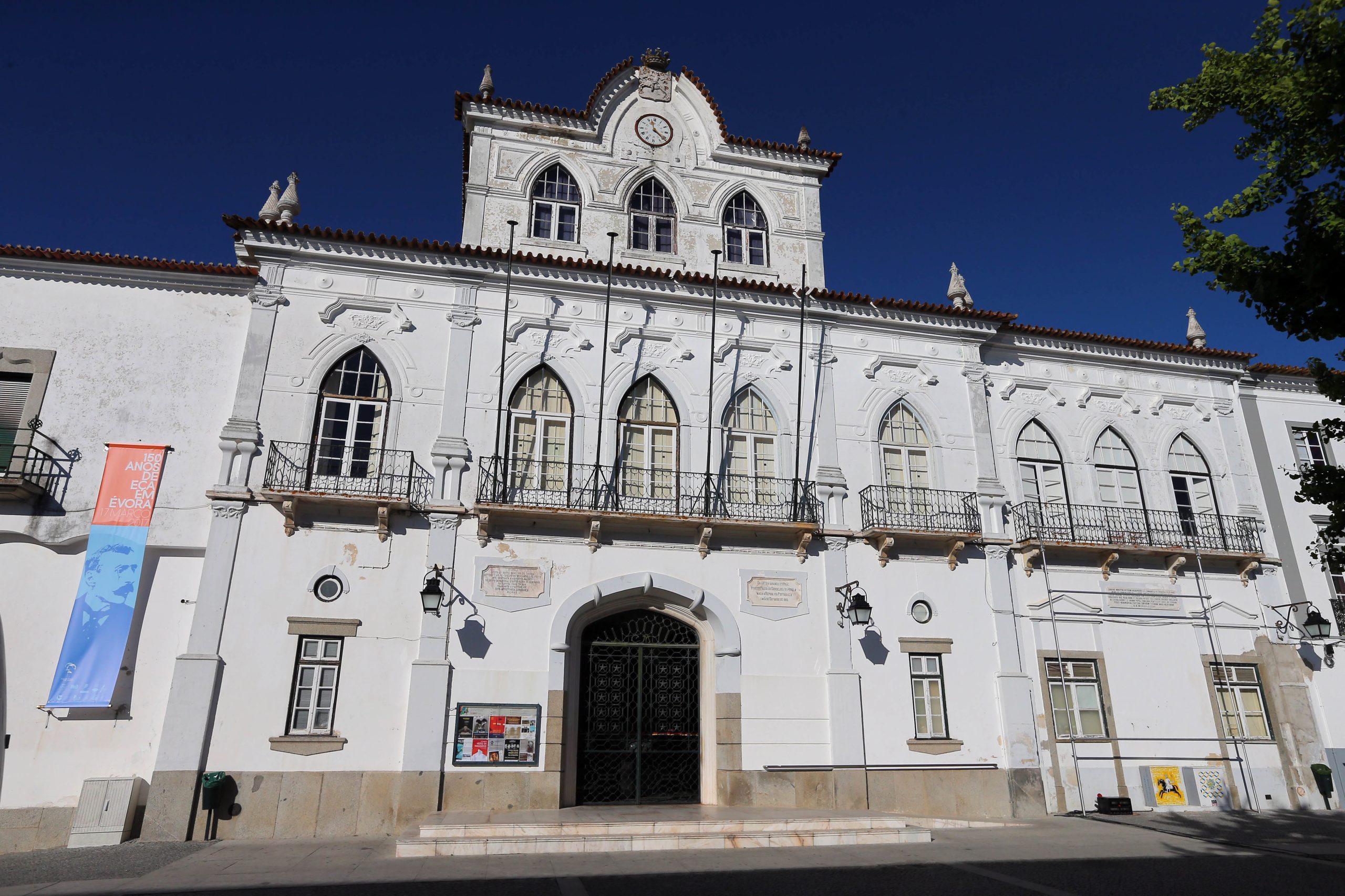 Covid-19: Câmara de Évora exige reabertura urgente das extensões de saúde