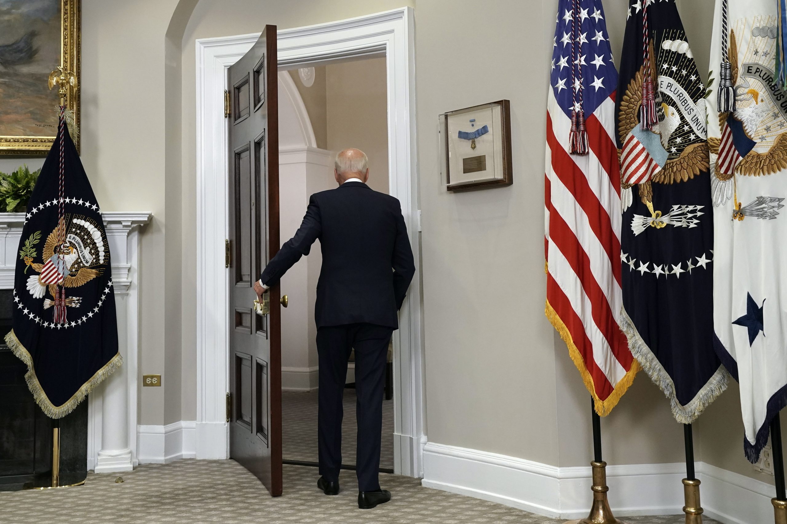 Missão dos Estados Unidos no Afeganistão está “em vias de ser concluída” no prazo, diz Joe Biden