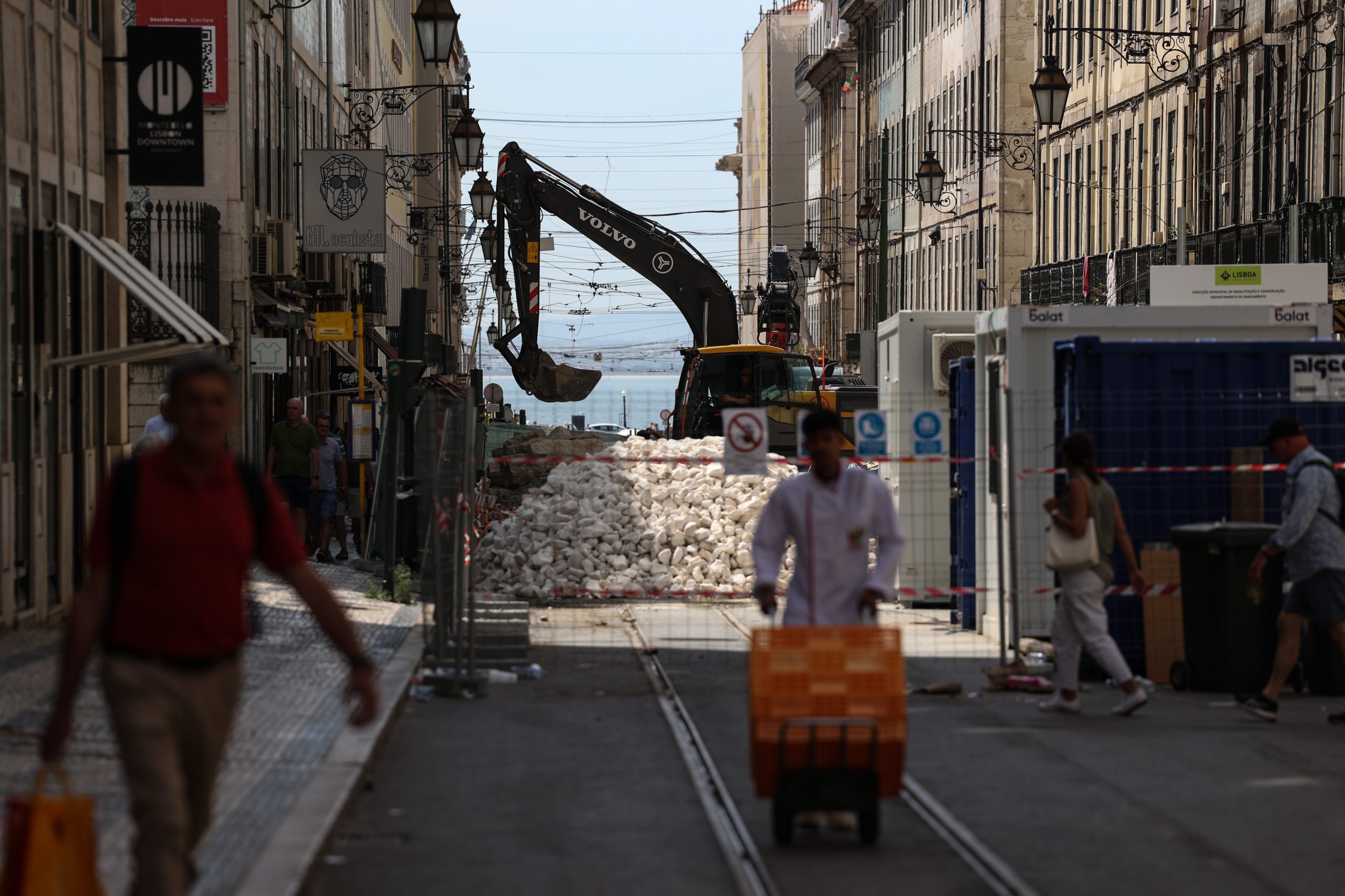Baixa de Lisboa: restrições ao trânsito mas lojas abertas