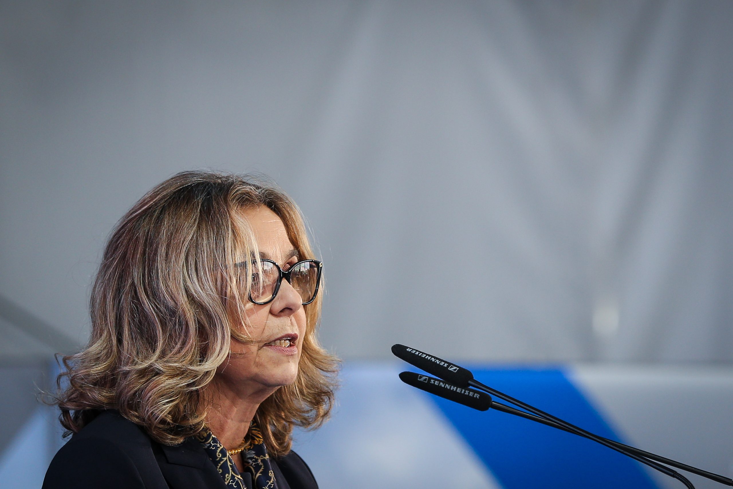 Ministra da Saúde admite dificuldades de abastecimento nos centros de saúde