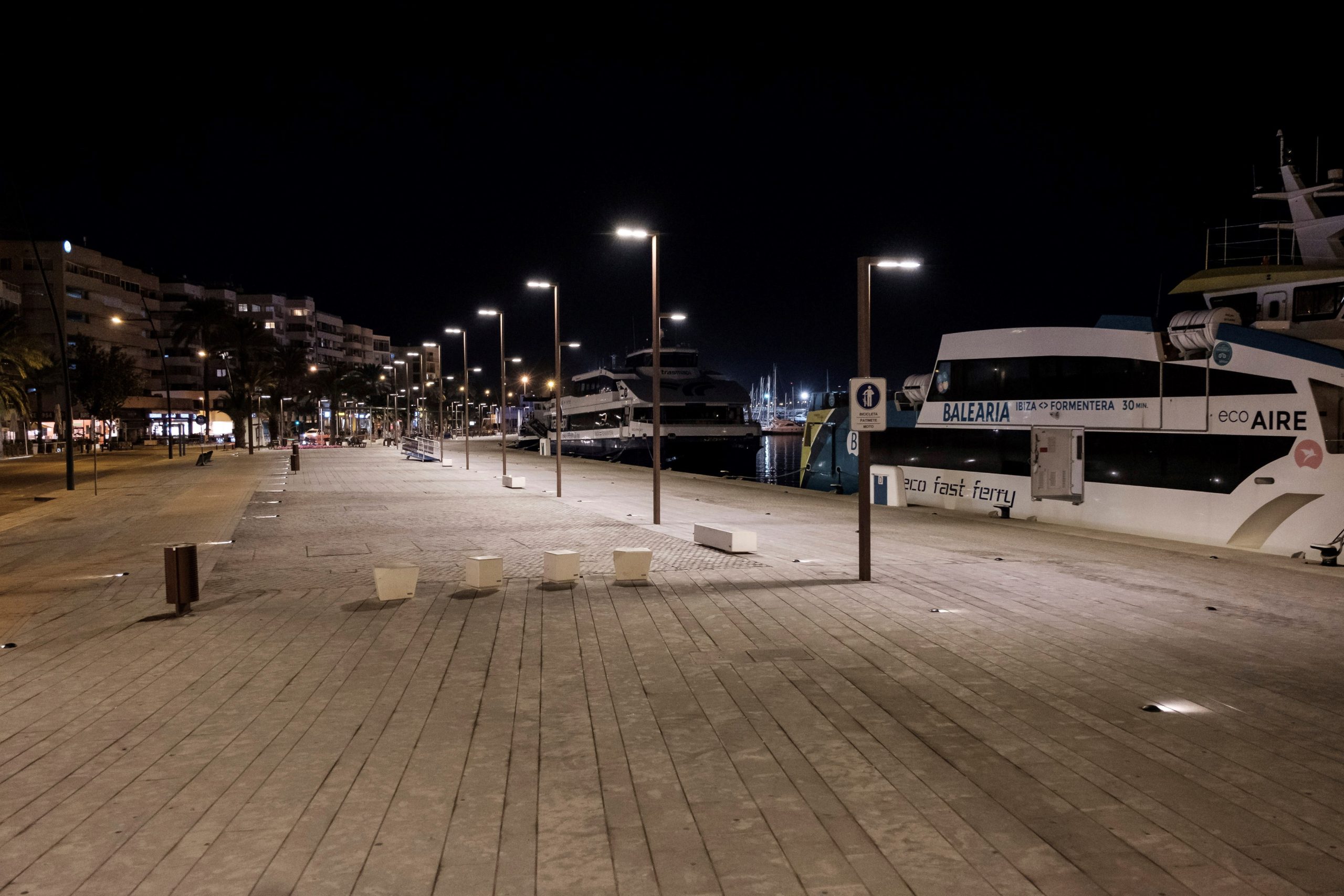 Resgatados mais 10 migrantes em embarcação intercetada junto a Ibiza