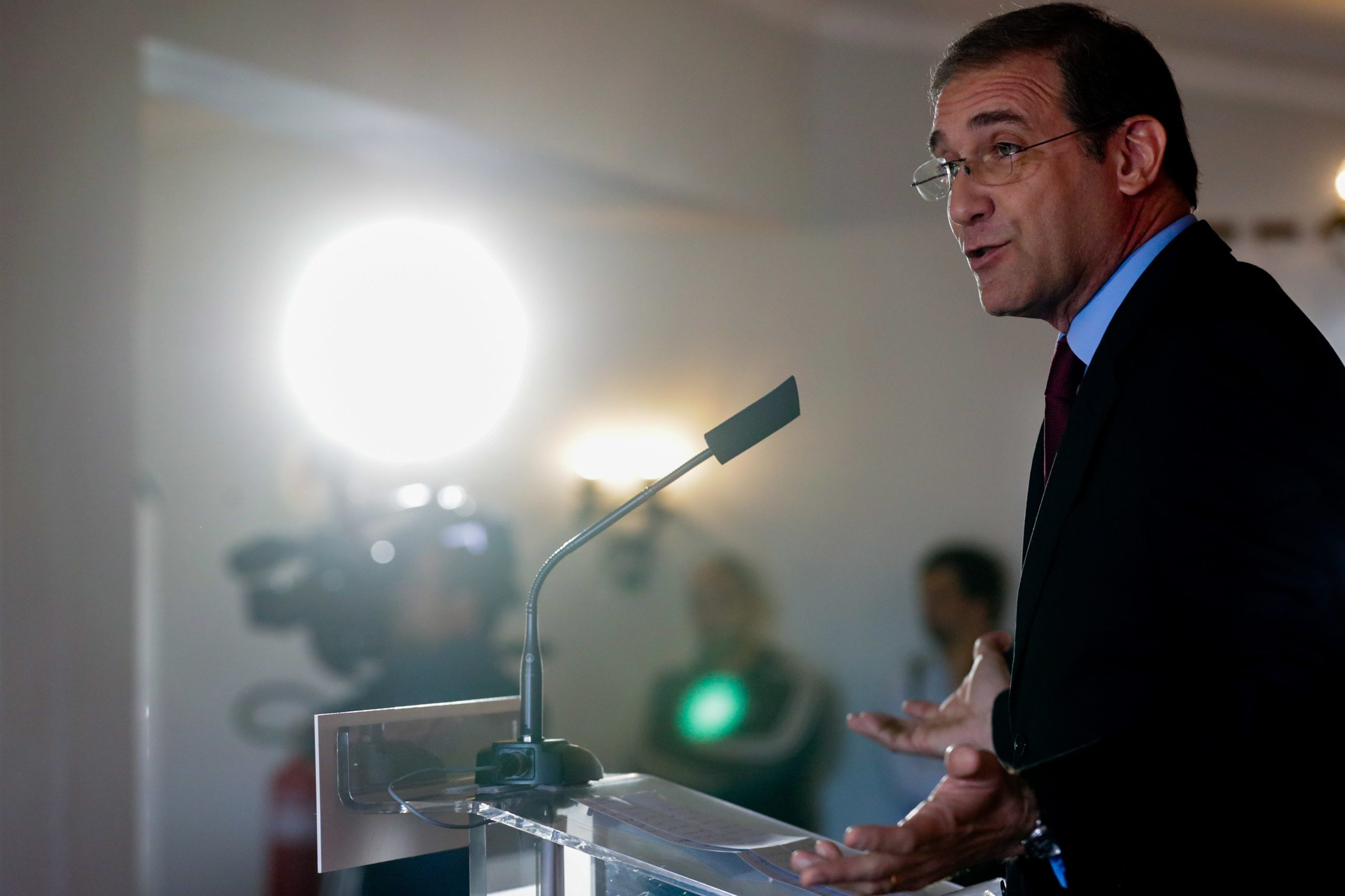 Europeias. Passos Coelho diz a Rangel que ataques de adversários “são medalhas” e salienta que pessoas “contam muito”