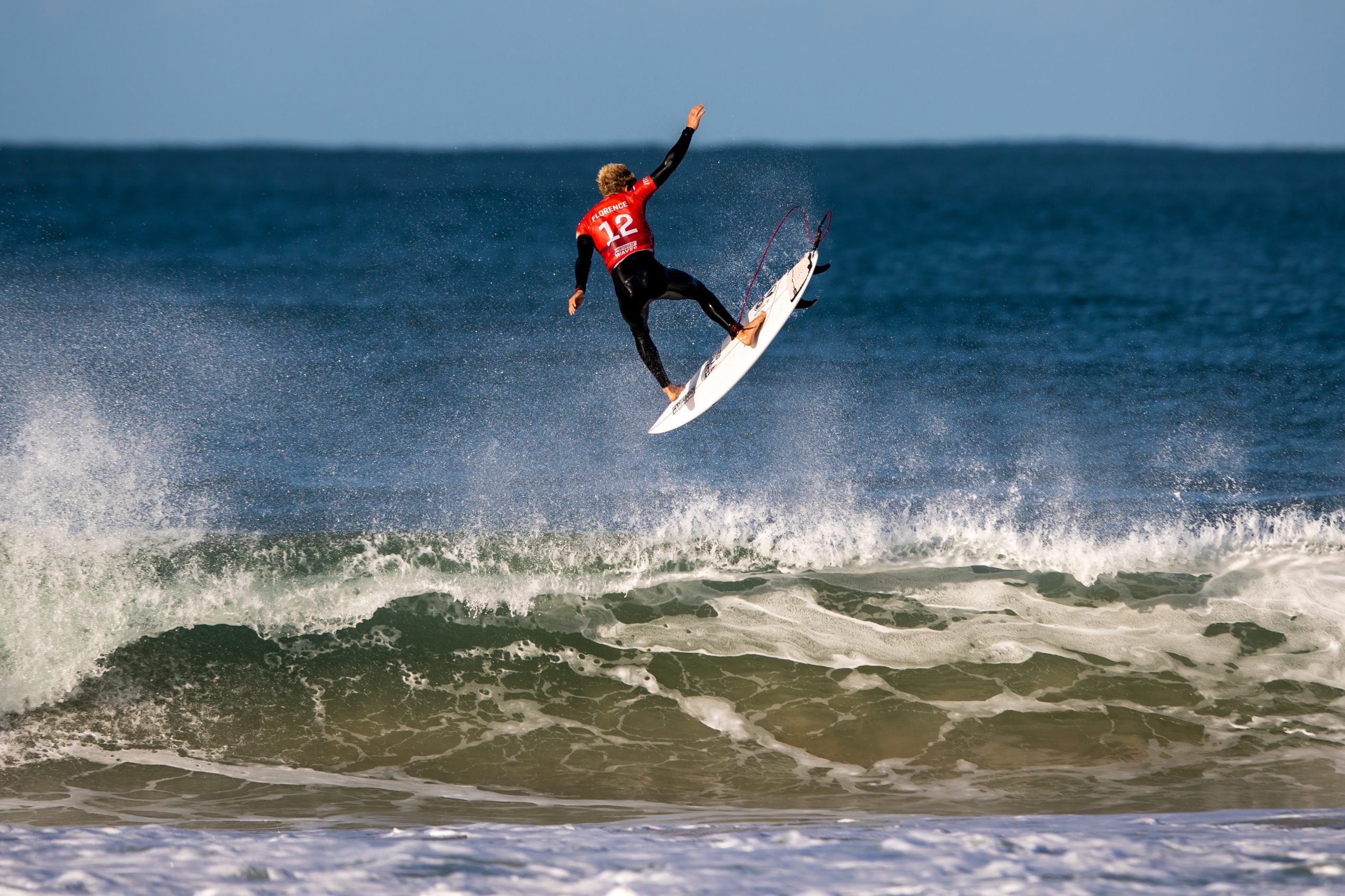 Bicampeão mundial John John Florence diz que ondas de Supertubos lembram o Havai
