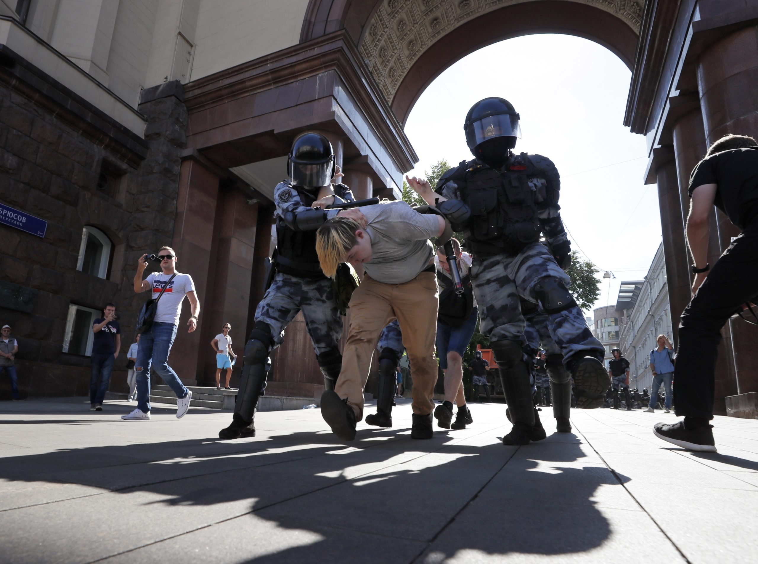 Manifestação não autorizada em Moscovo: número de pessoas detidas aumentou para pelo menos 600