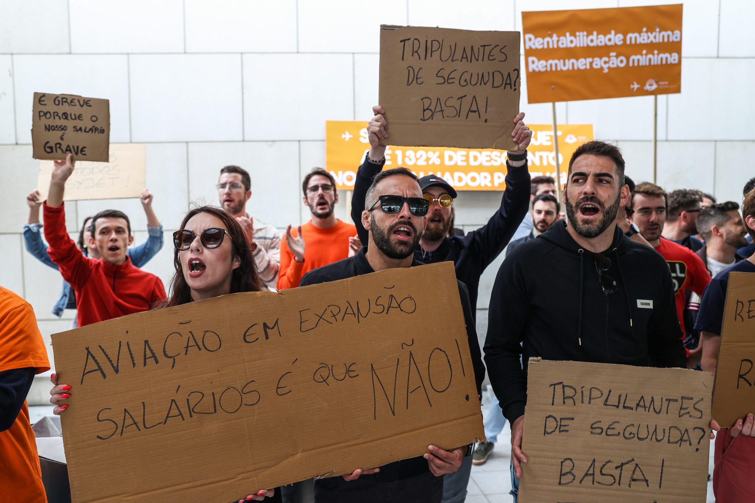 Sindicato fala em 100% de adesão à greve na easyJet, mas companhia aponta para 70%