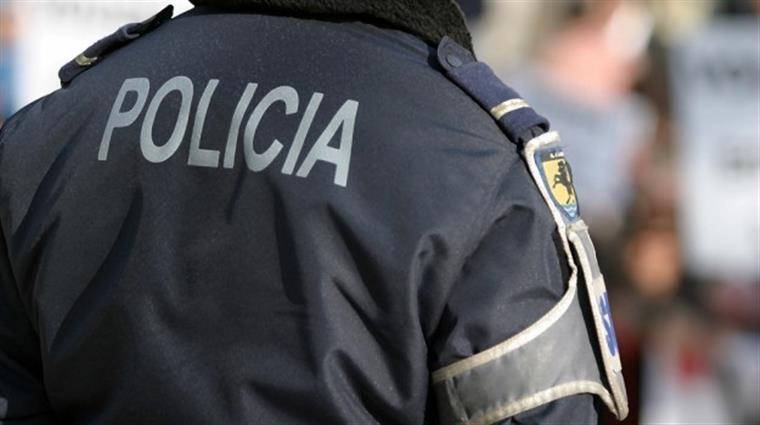 Vereador da CDU na Câmara de Cascais detido durante protesto contra obra