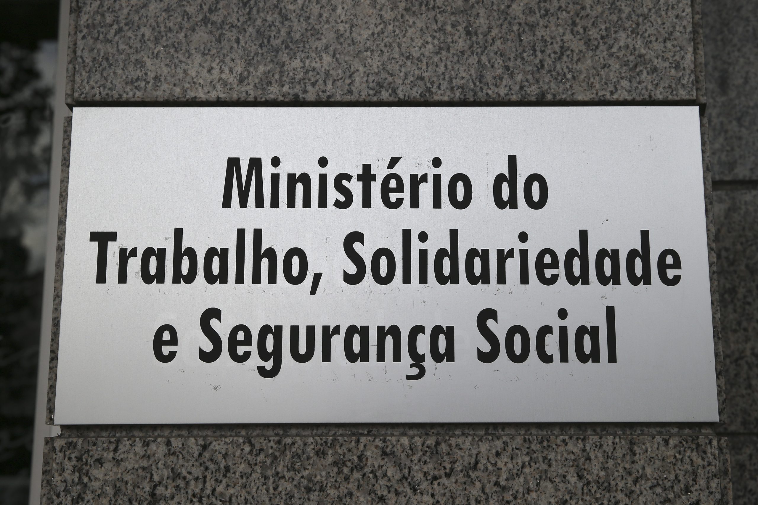 Criação de emprego cresceu mais entre os mais velhos nos últimos quatro anos