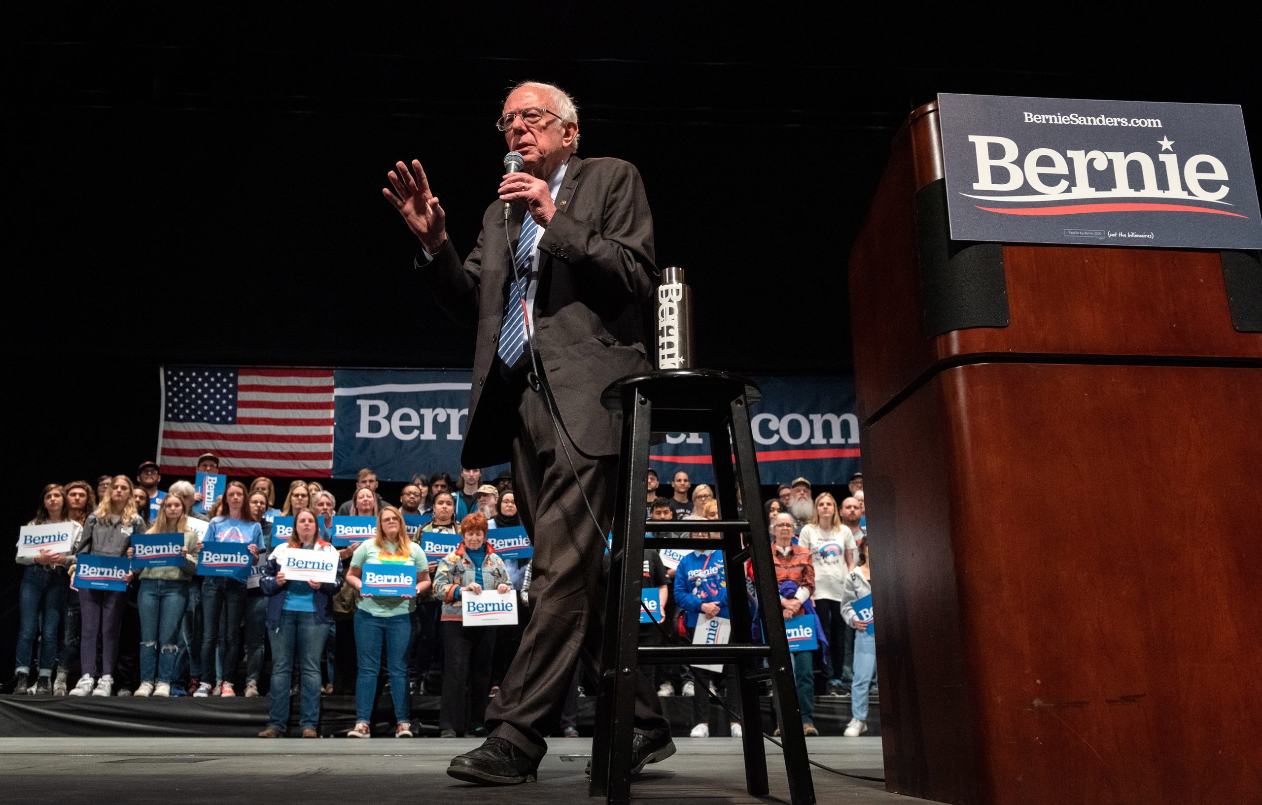 EUA: Bernie Sanders está a avaliar permanência na corrida presidencial