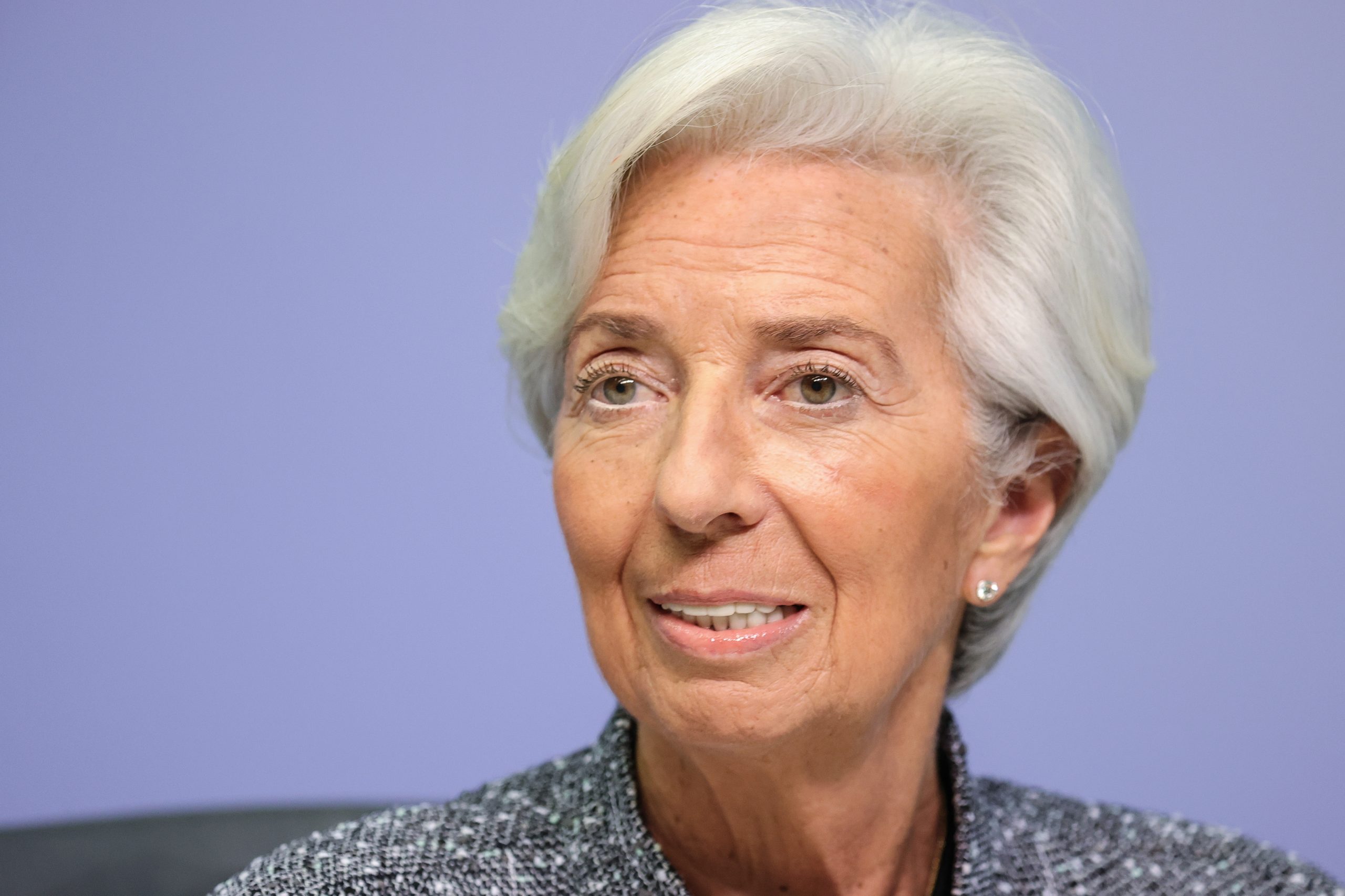 Covid-19: Lagarde pede aos países europeus para se apoiarem na resposta à crise