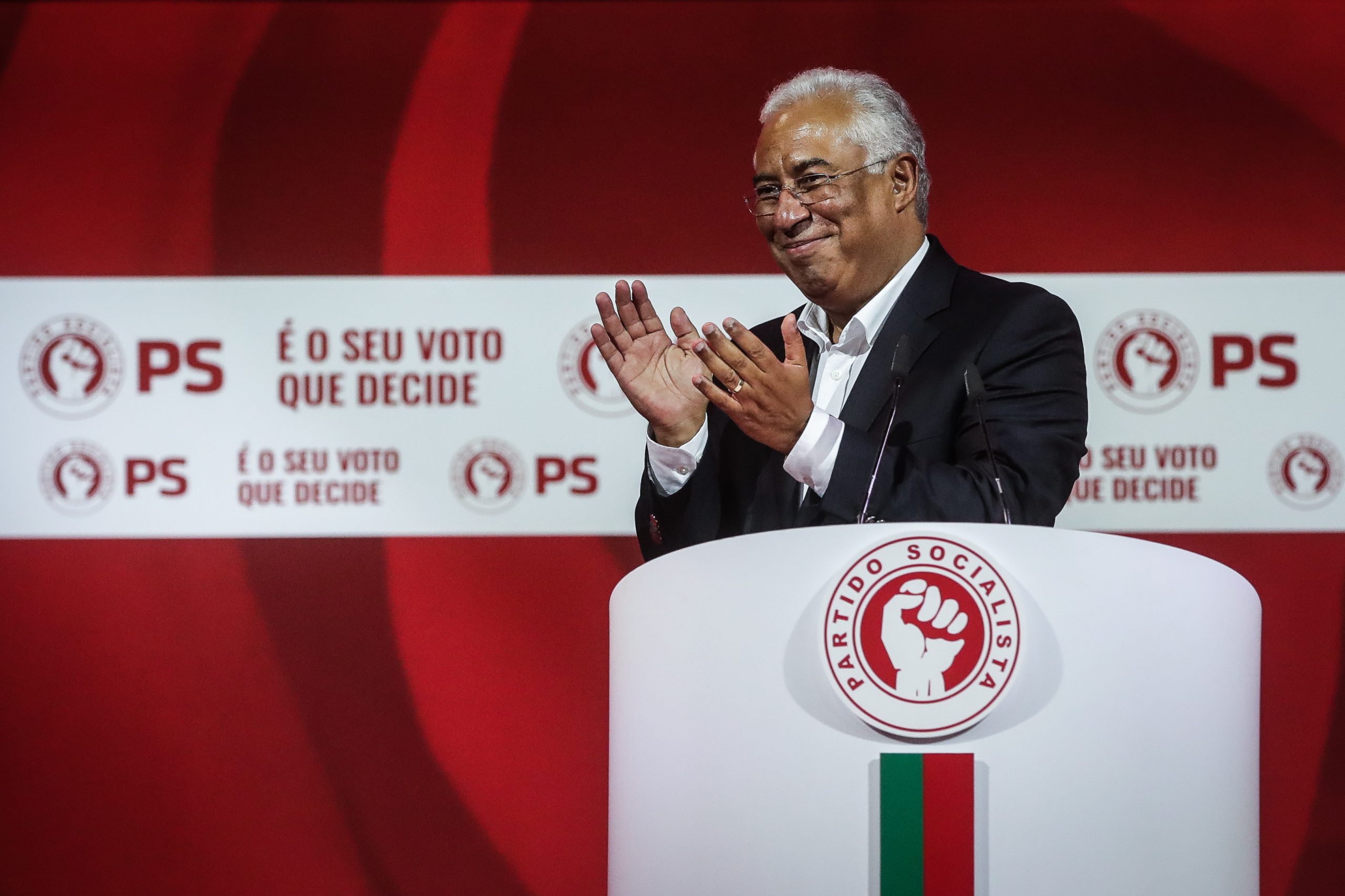 Sondagem: PS lidera intenções de voto, PSD cai e Livre perde quase metade da votação