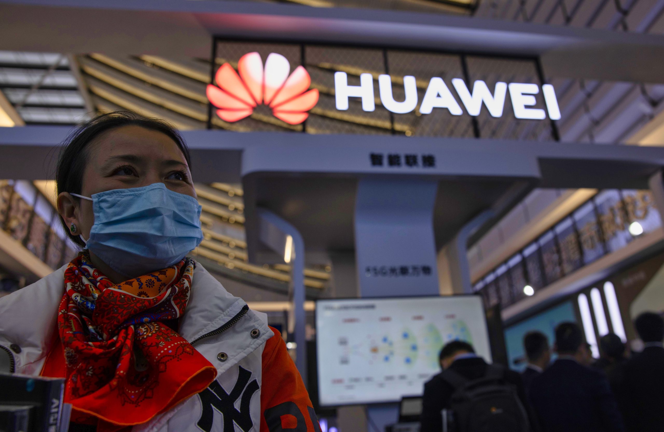 Huawei fora do ‘top 5’ de vendas de telemóveis na China pela 1.ª vez em sete anos