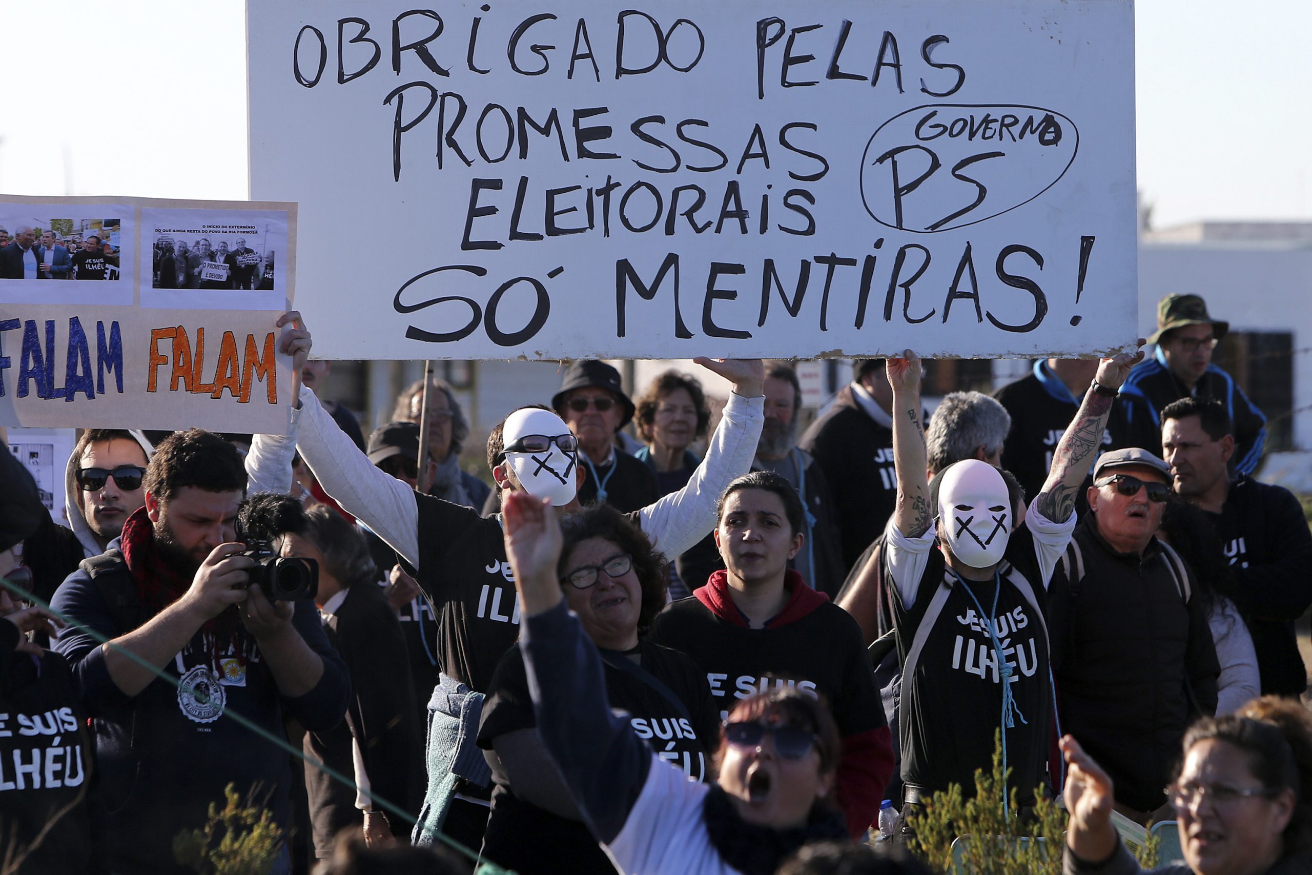 Avança posse de casas ilegais na Ria Formosa, donos queixam-se de “contradições”
