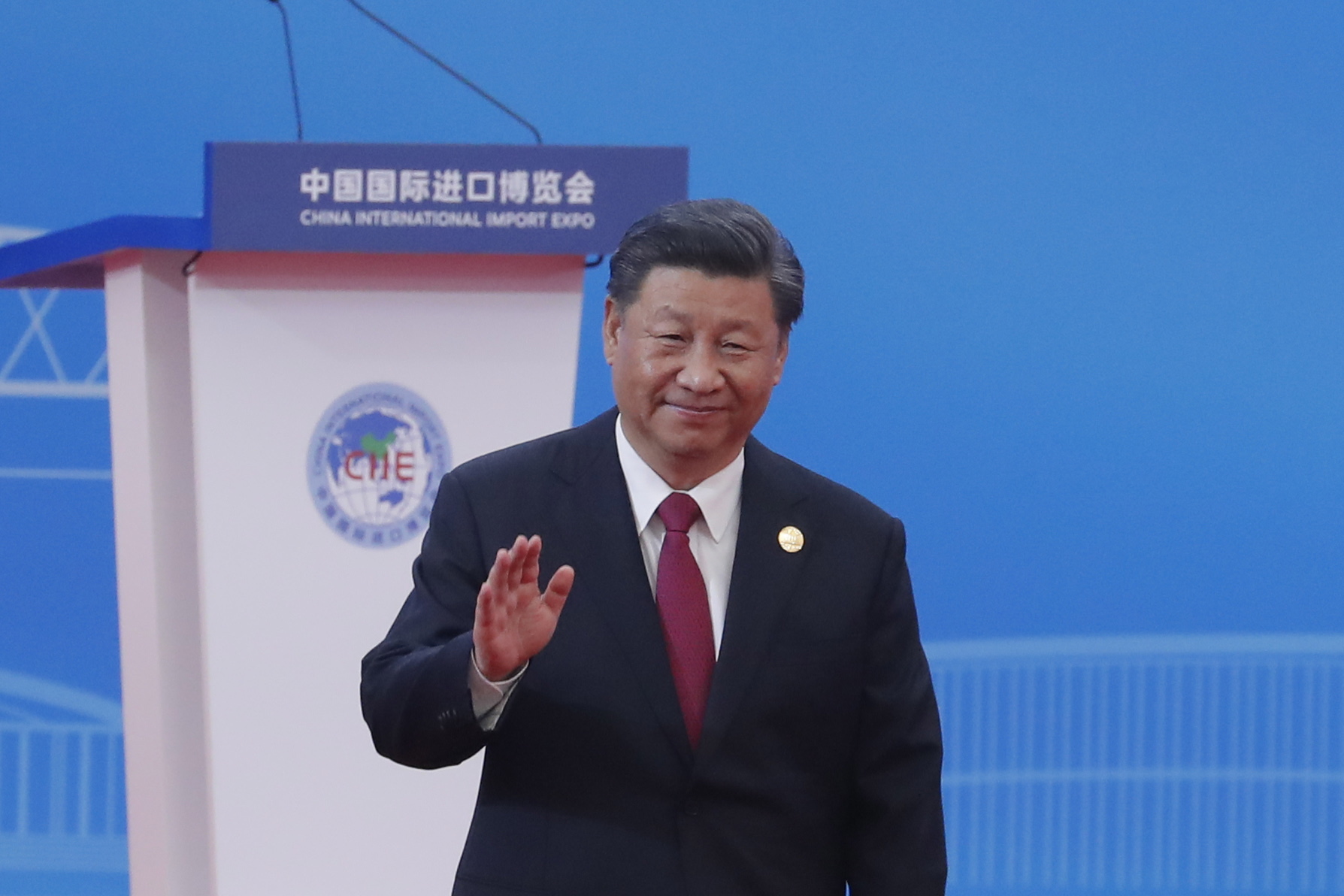 Hong Kong: Cinco meses de contestação apontavam para a saída de Carrie Lam, mas o presidente chinês não lhe retira o apoio