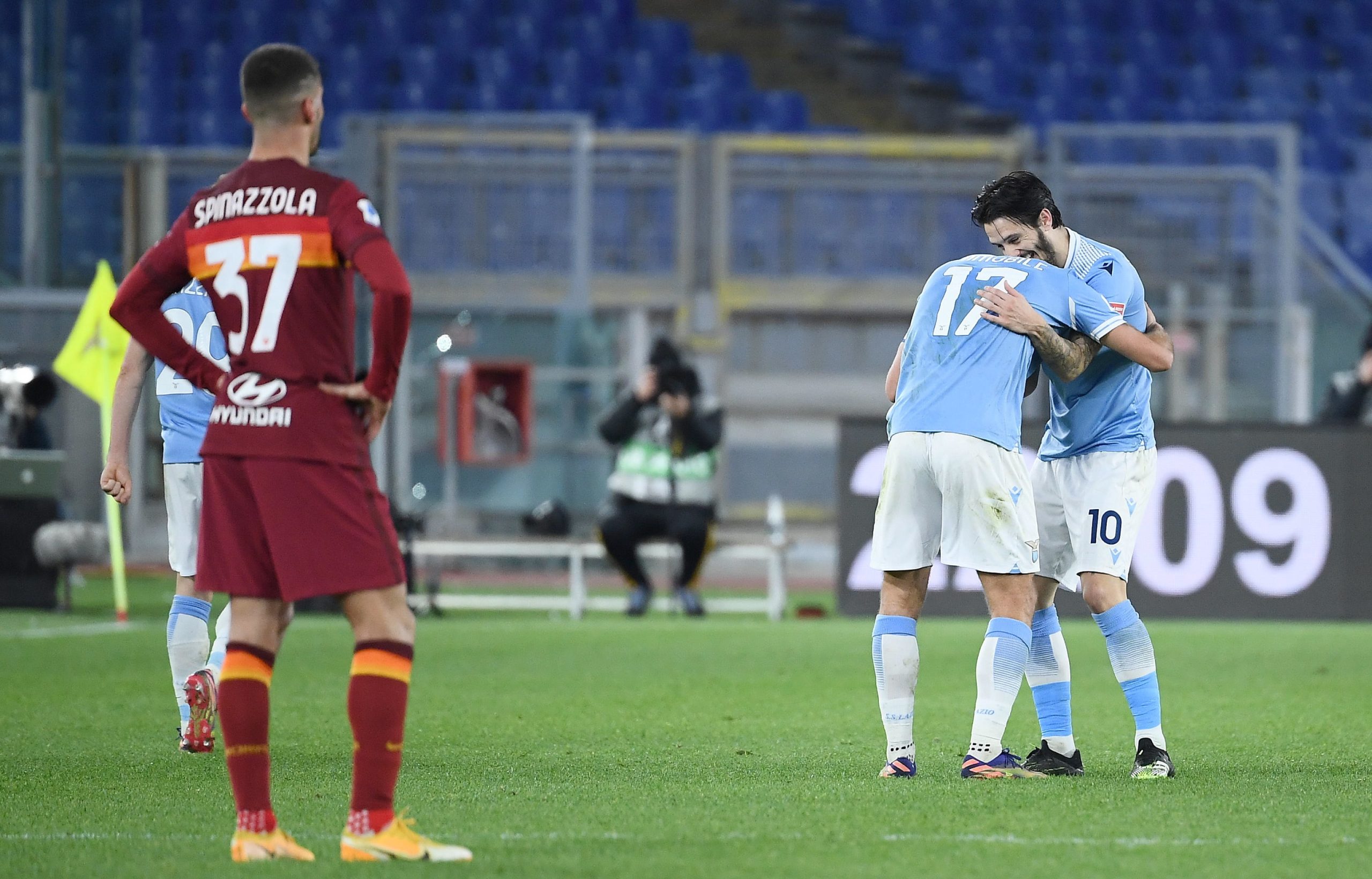 Lazio impõe-se e vence dérbi com a Roma, de Paulo Fonseca