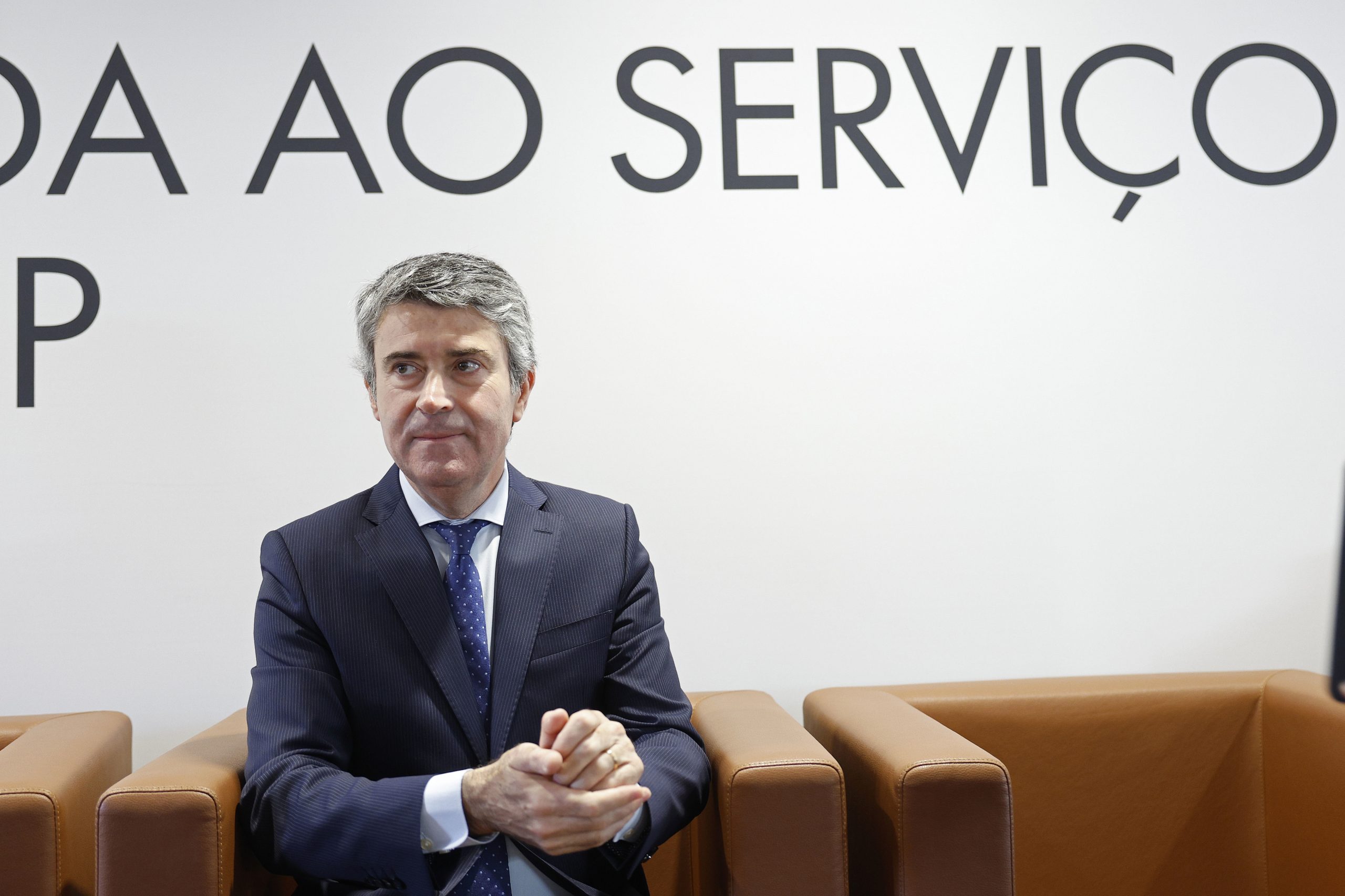 José Luís Carneiro recusa comentar pedido da Liga de Bombeiros para demissão do presidente da AGIF