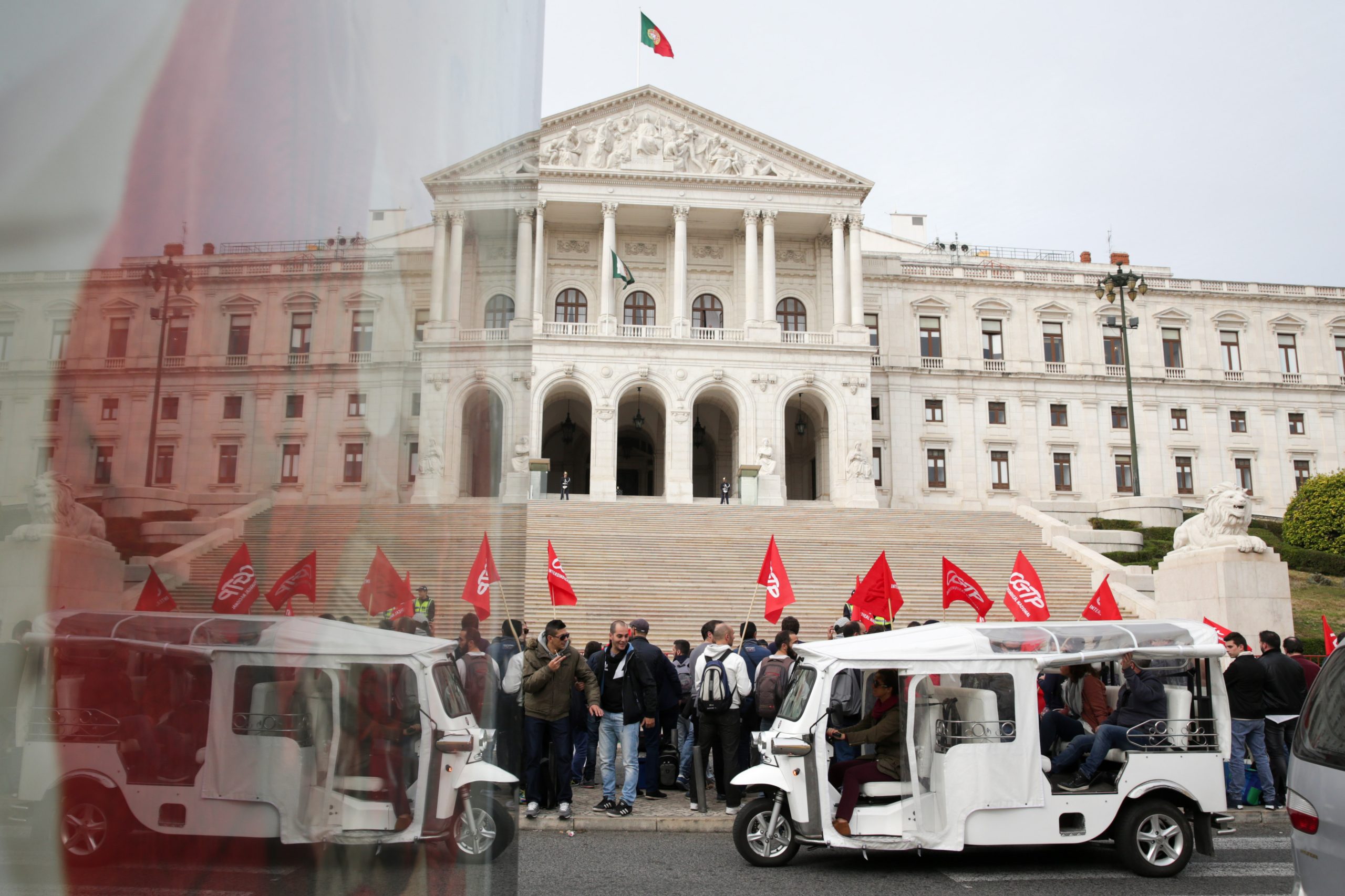 Efacec avança com despedimento coletivo de 21 trabalhadores
