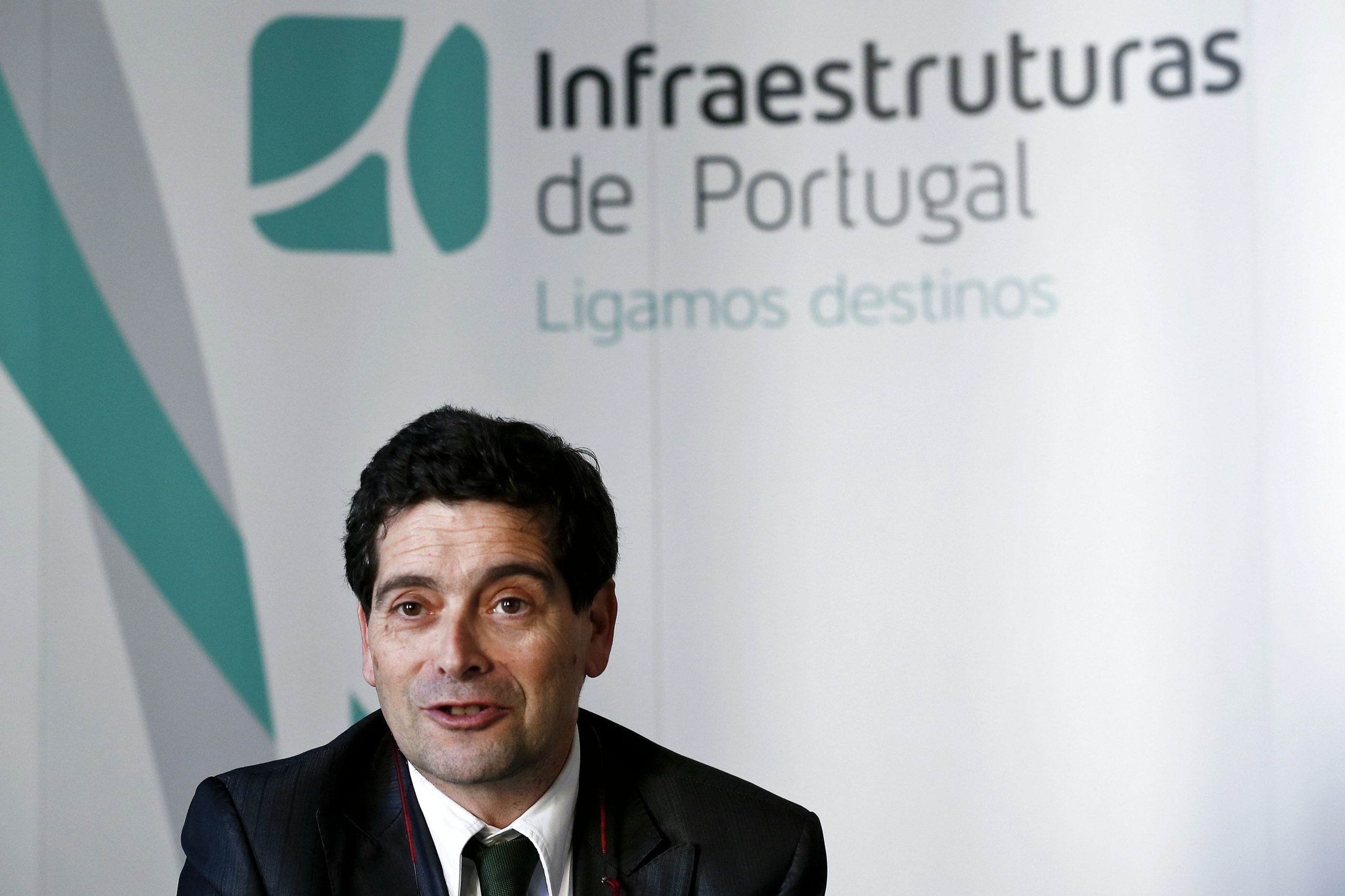 Infraestruturas de Portugal reforça túneis nas linhas da Beira Baixa, Alta e Minho