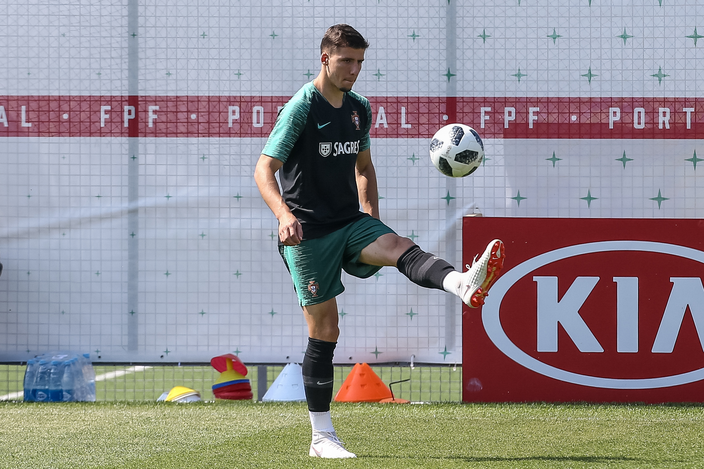 Possibilidade de Irão fazer história dificulta missão de Portugal no Mundial, afirma Rúben Dias