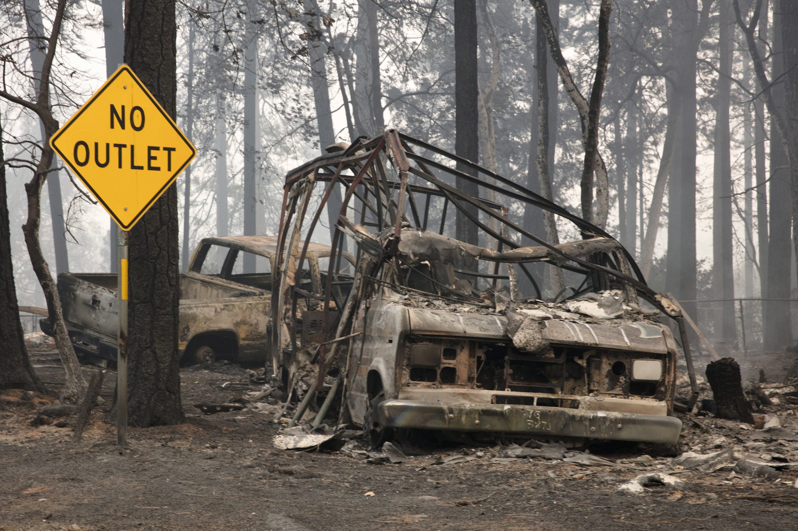 Califórnia: Novo balanço eleva para 48 o número de mortos em incêndio em Paradise