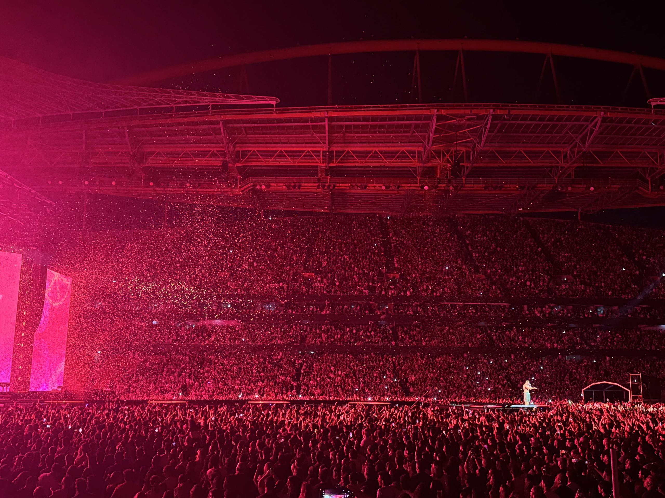 Imagine Dragons enchem o Estádio da Luz para lembrar que a vida vale a pena ser vivida