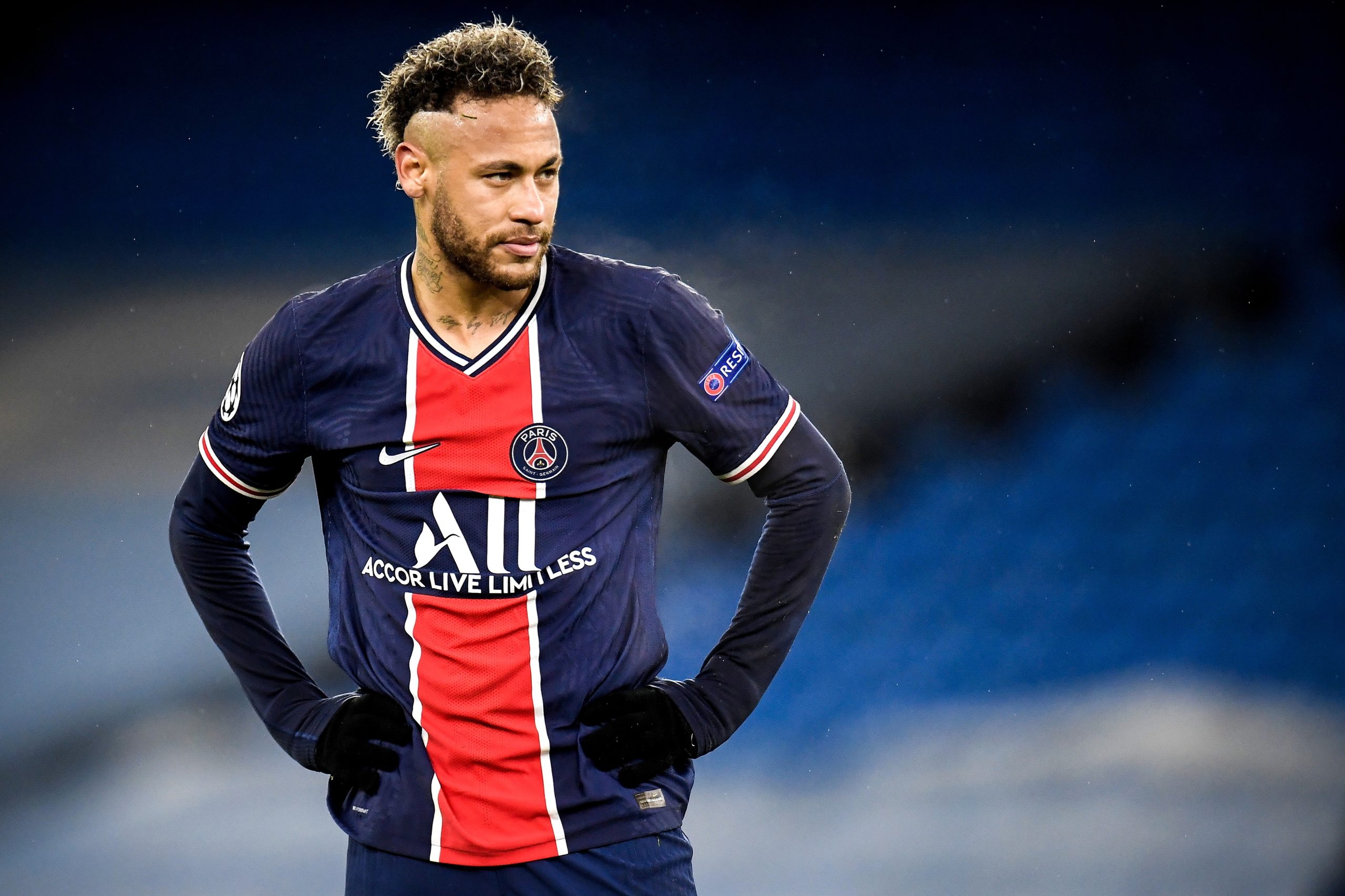 Neymar prolonga contrato com o Paris Saint-Germain até 2025